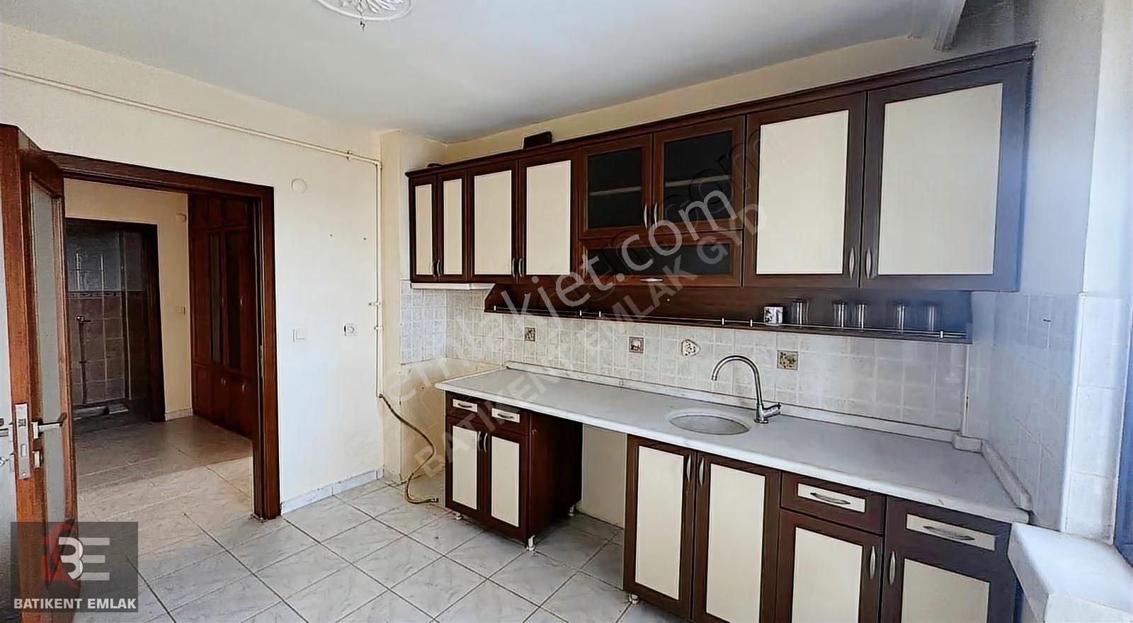 Batıkent Emlak'tan Ergazi Mah Ara Kat 3+1 Asansörlü Kiralık