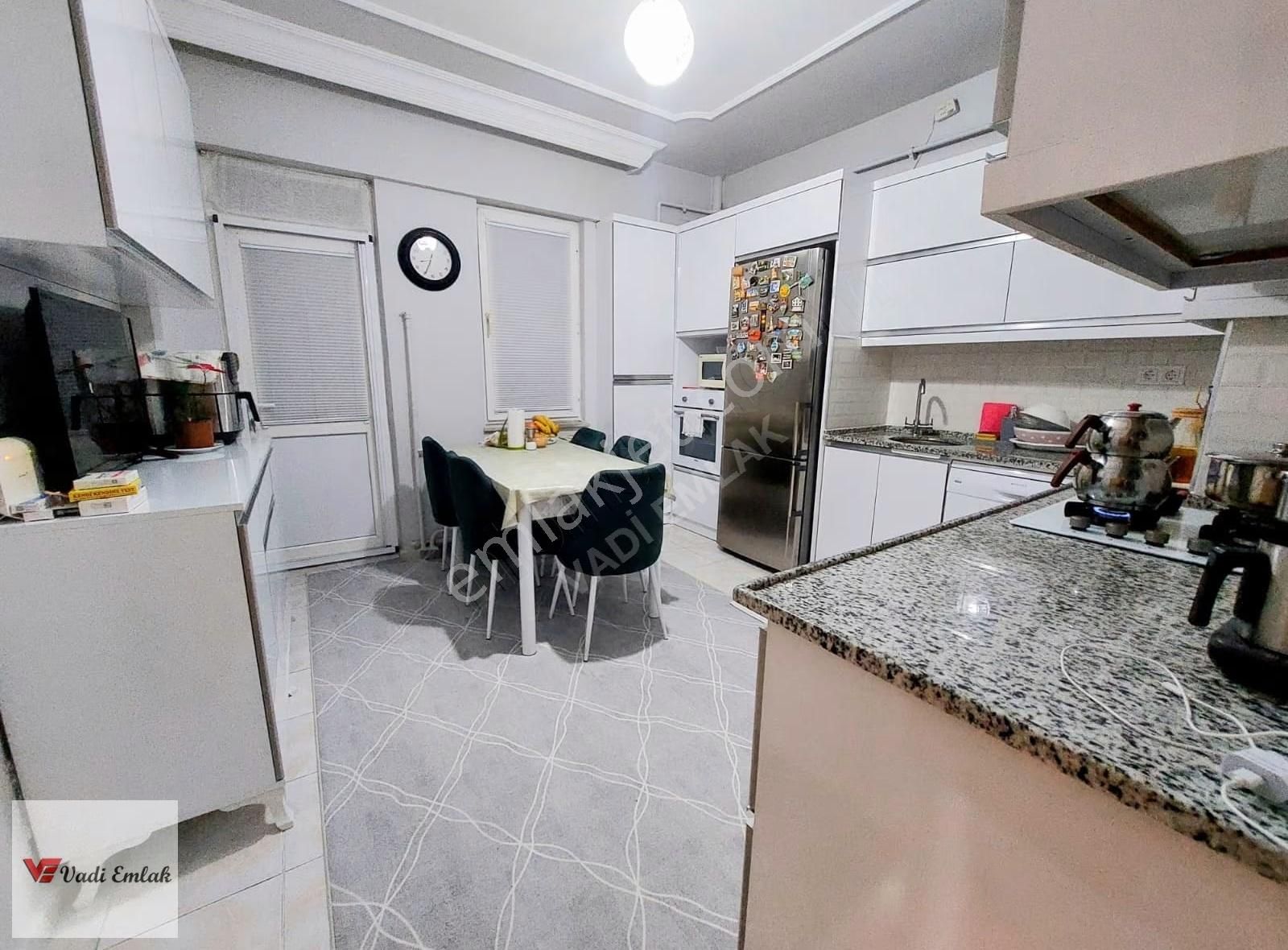 Eşsiz Konumda Geniş Ve Masrafsız Satılık 4+1 Daire | Vadi Emlak - Görsel 14