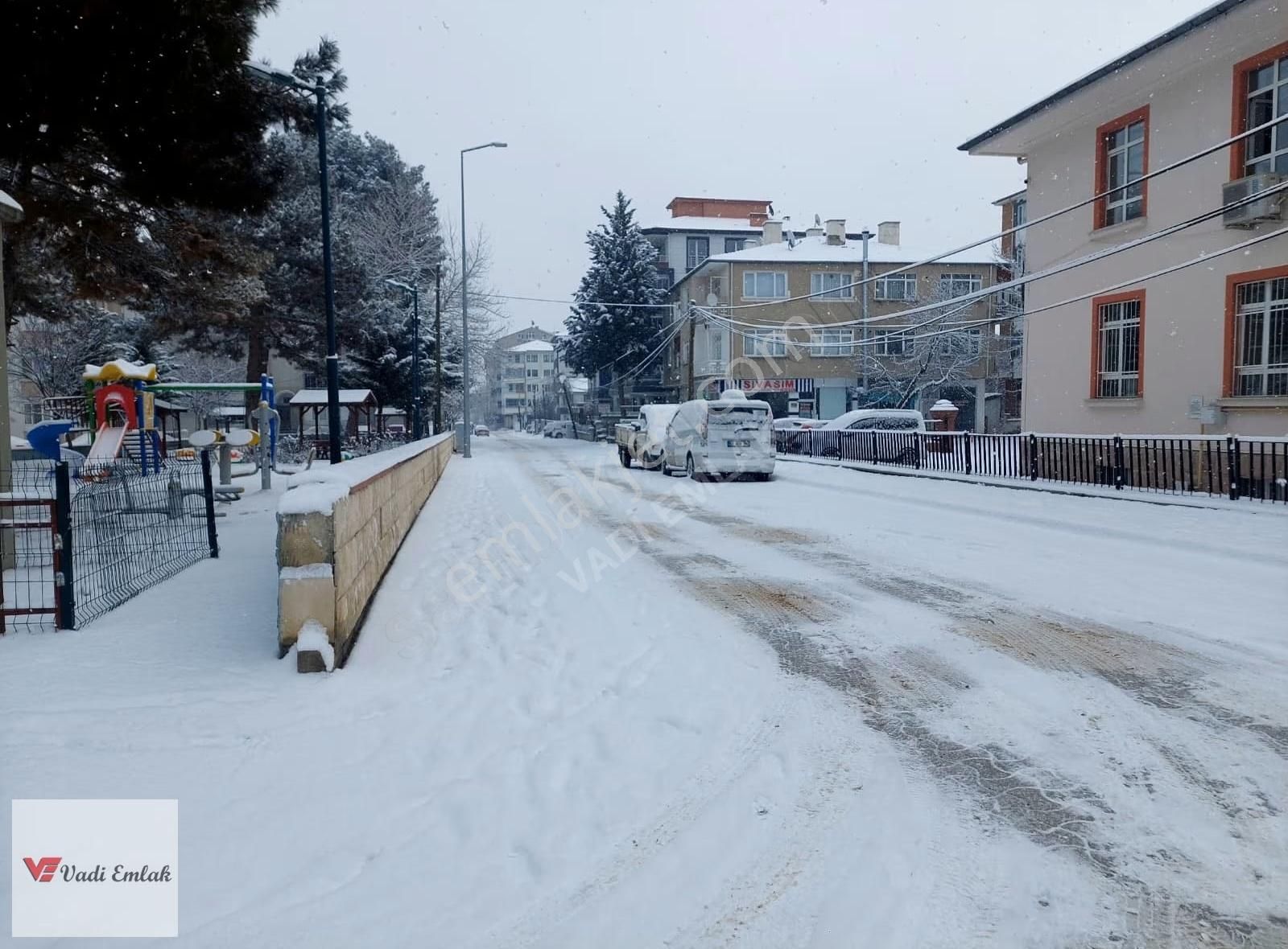 Eşsiz Konumda Geniş Ve Masrafsız Satılık 4+1 Daire | Vadi Emlak - Görsel 5