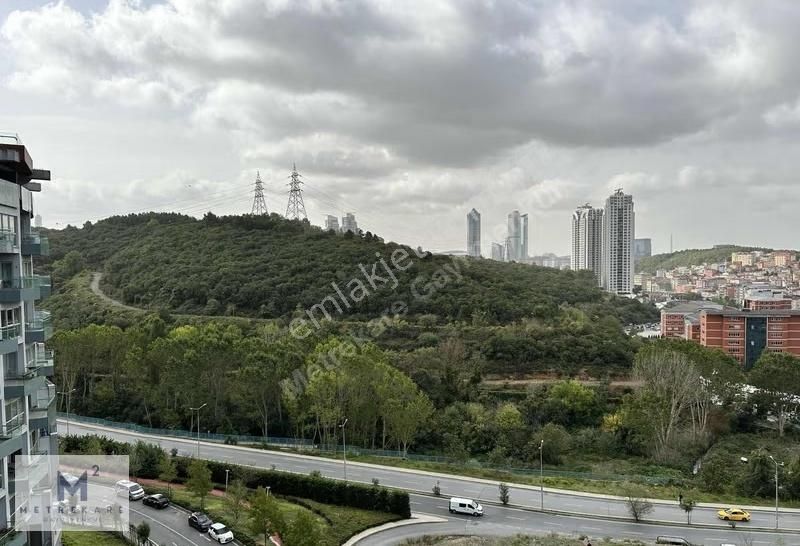 Ağaoğlu Maslak 1453 3 Bölmeli Özel Dekorasyonlu Satılık Ofis