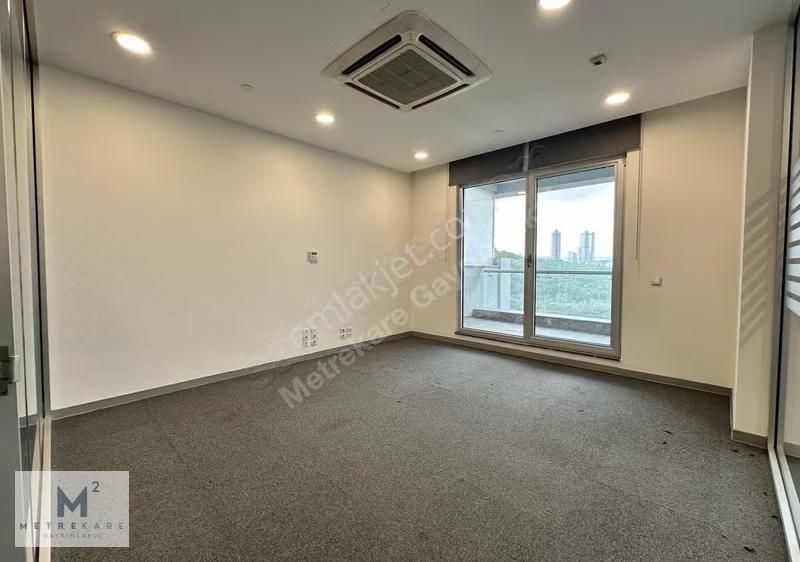 Ağaoğlu Maslak 1453 3 Bölmeli Özel Dekorasyonlu Satılık Ofis - Görsel 2