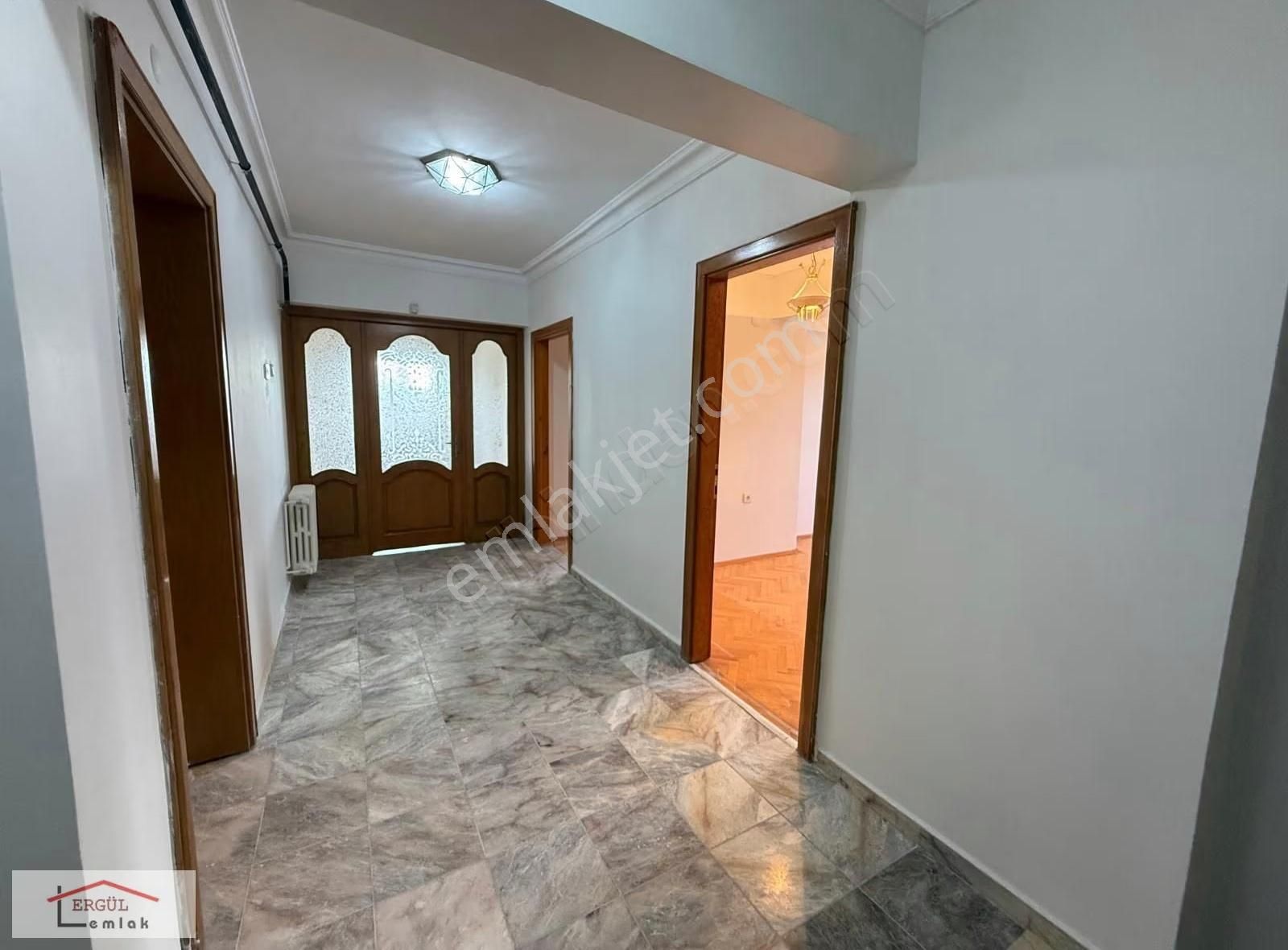 Adapazarı Çark Caddesi Dibi Satılık 3+1 Daire - Görsel 13