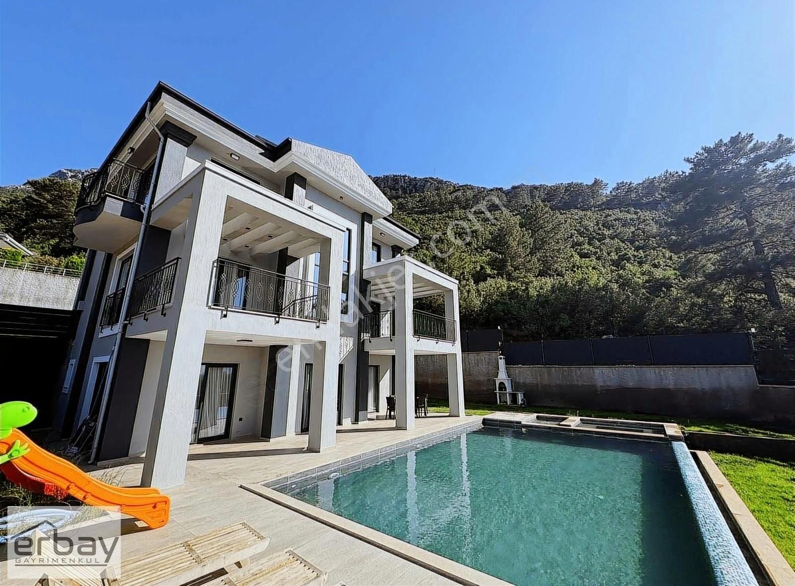 Ovacık'ta Yerden Isıtmalı Manzaralı Lüks Villa - Görsel 16