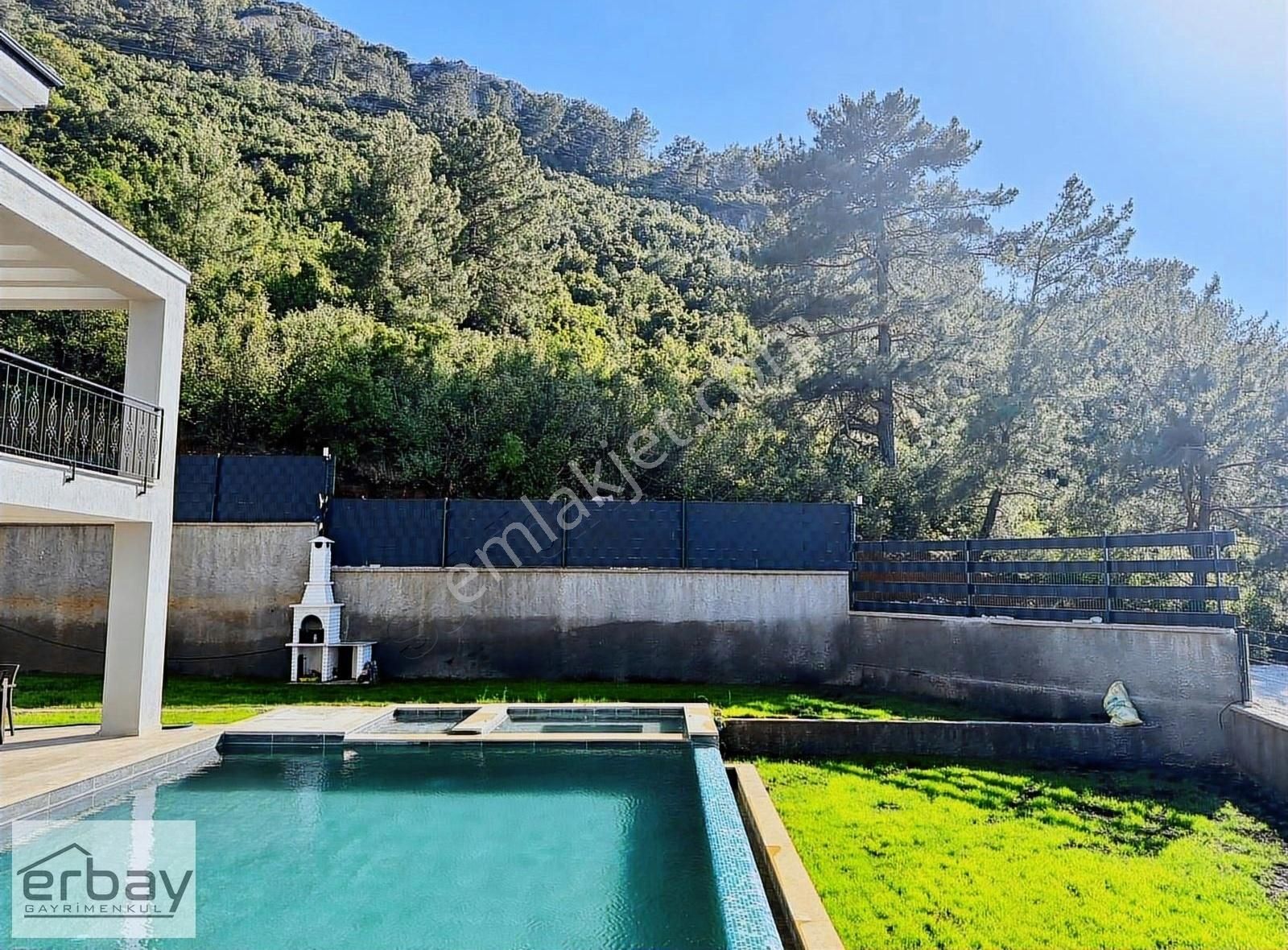 Ovacık'ta Yerden Isıtmalı Manzaralı Lüks Villa - Görsel 3