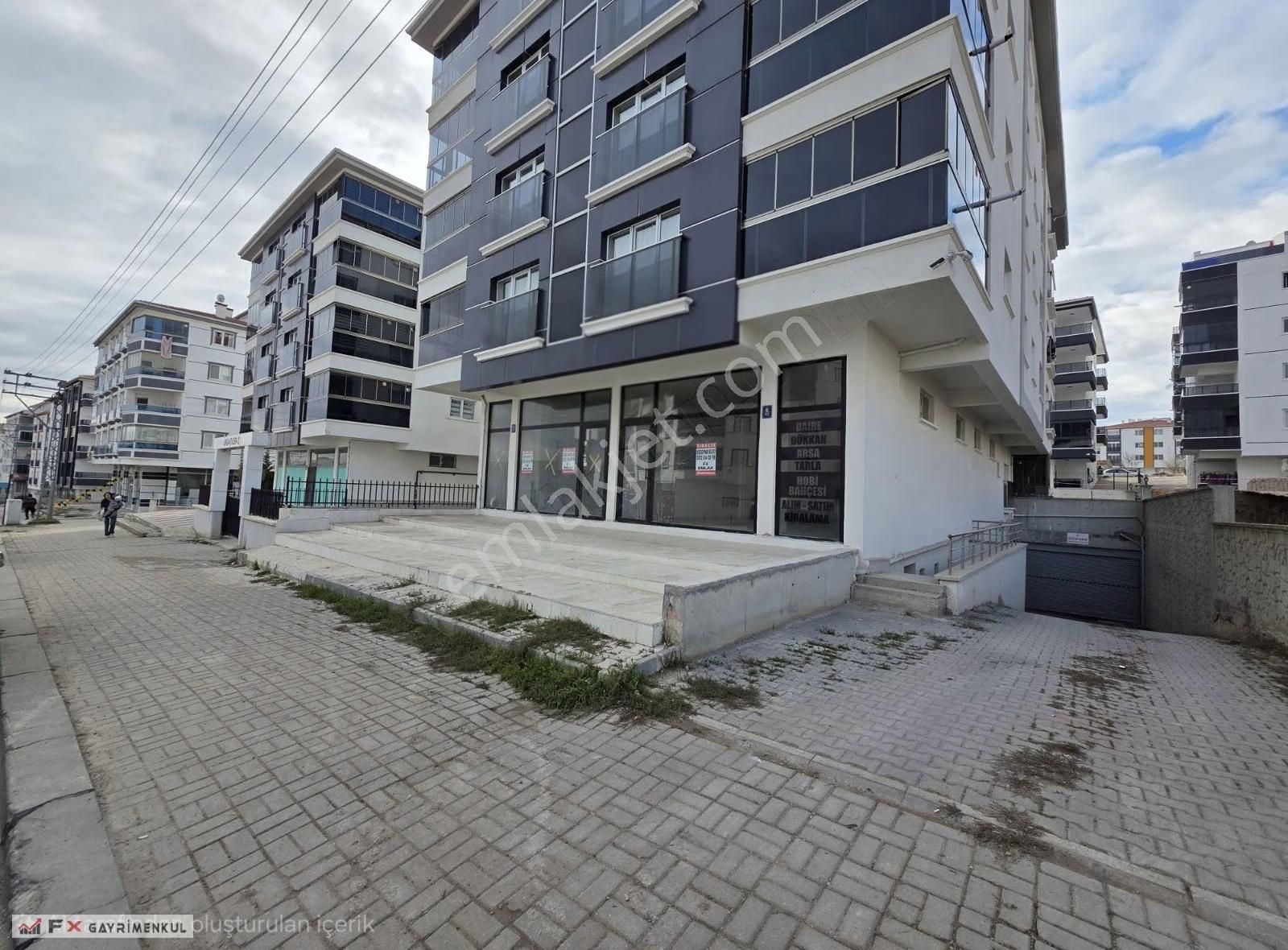 Fx'den_yenikent'de_yeni Sağlık Ocağı Ve Okul Karşısı Dükkanlar
