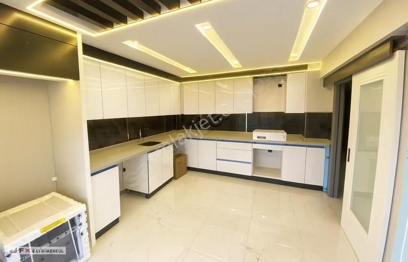 Fx'den Sıfır Bınada 3+1 Geniş Metrekarelı Ara Kat Satılık Daıre