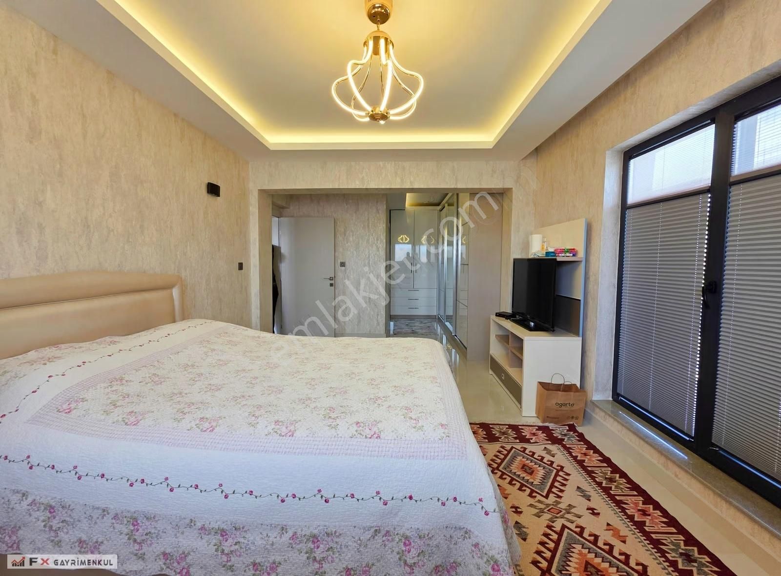 -fx_yerden Isıtmalı_ultra Yapılı_k.garajlı_geniş Peyzajlı Villa- - Görsel 2