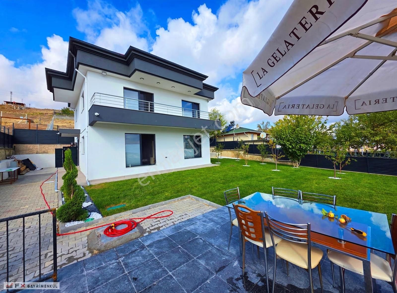 -fx_yerden Isıtmalı_ultra Yapılı_k.garajlı_geniş Peyzajlı Villa- - Görsel 11