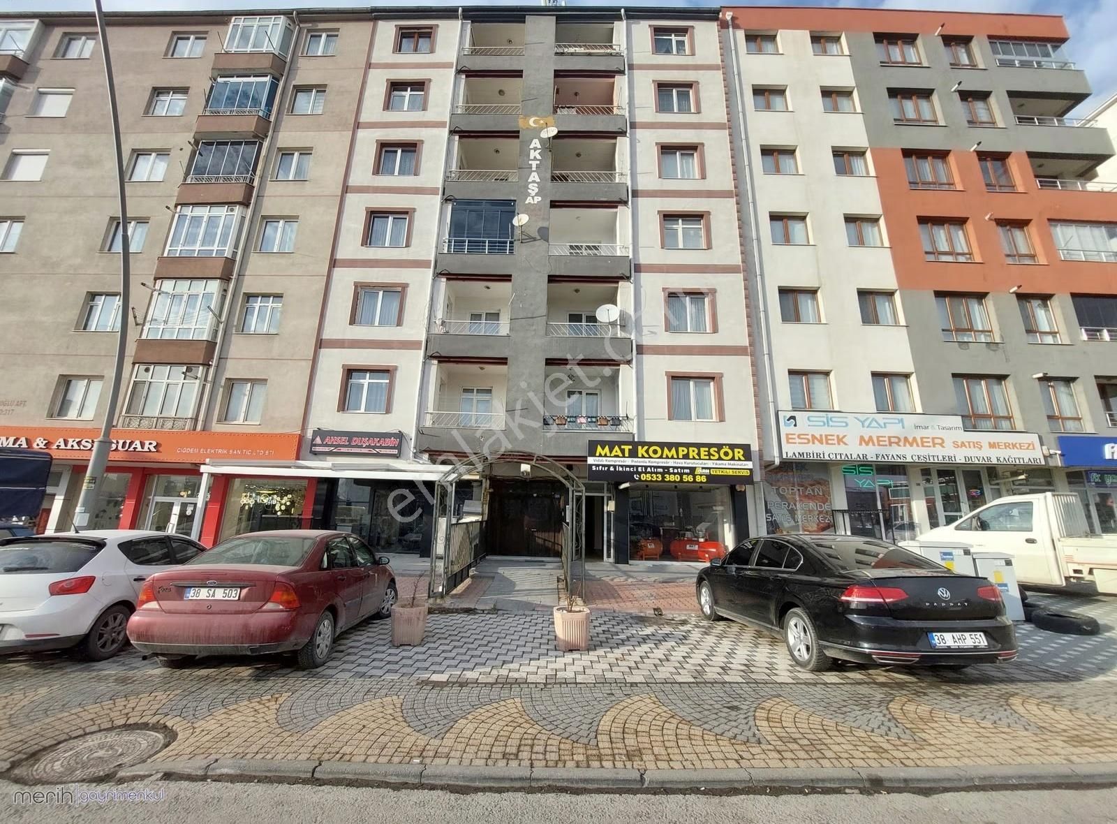 Argıncık Mah. Kocasinan Bulvarın Da 3+1 Kombili Satılık Daire