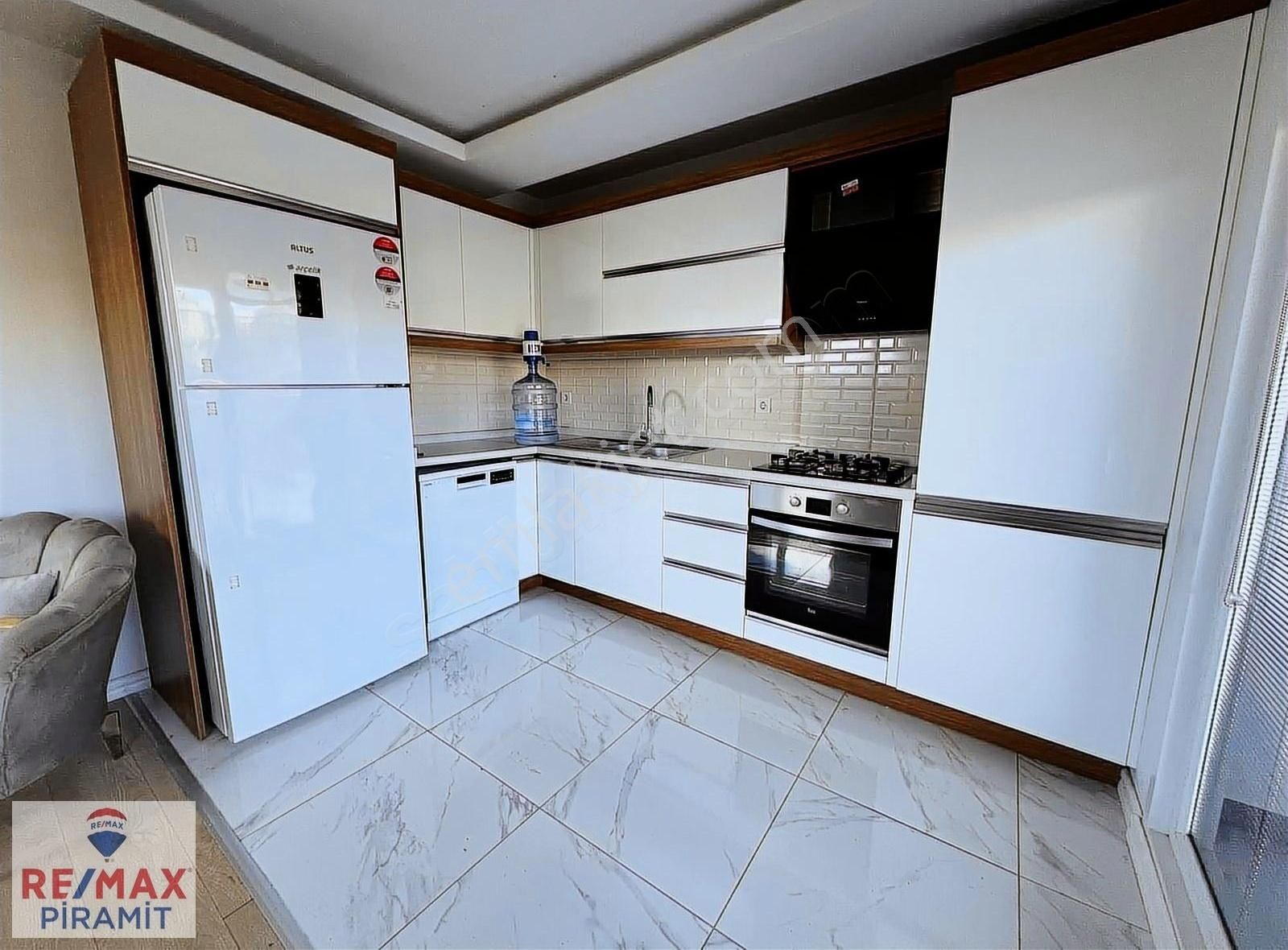 Çengelköy Rüzgartepe Evlerinde Eşyalı Kiralık 2+1 Teraslı Daire - Görsel 4