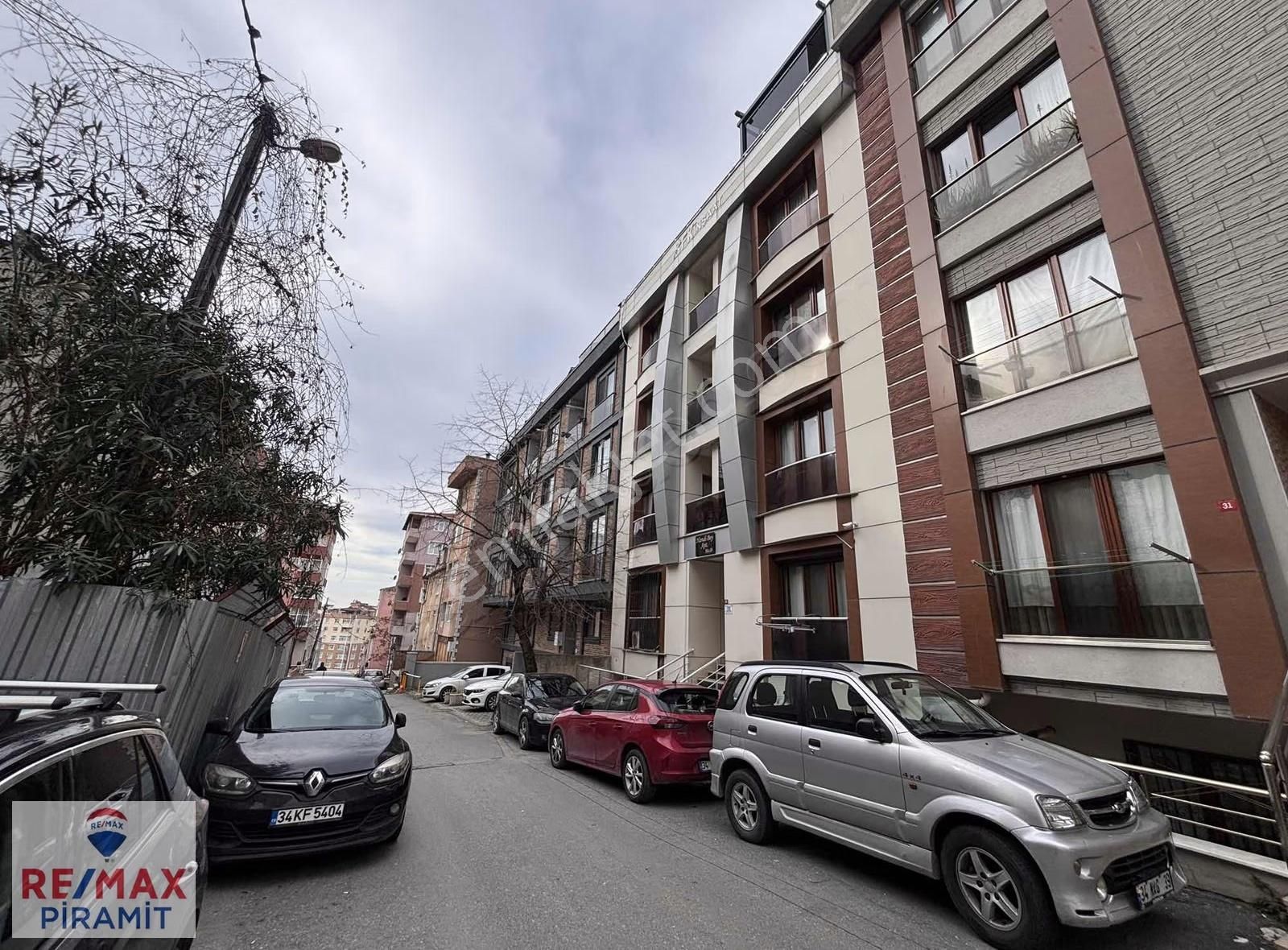 Zümrütevler Mah Cem Sokakta Kiralık 1+1 !!! - Görsel 4