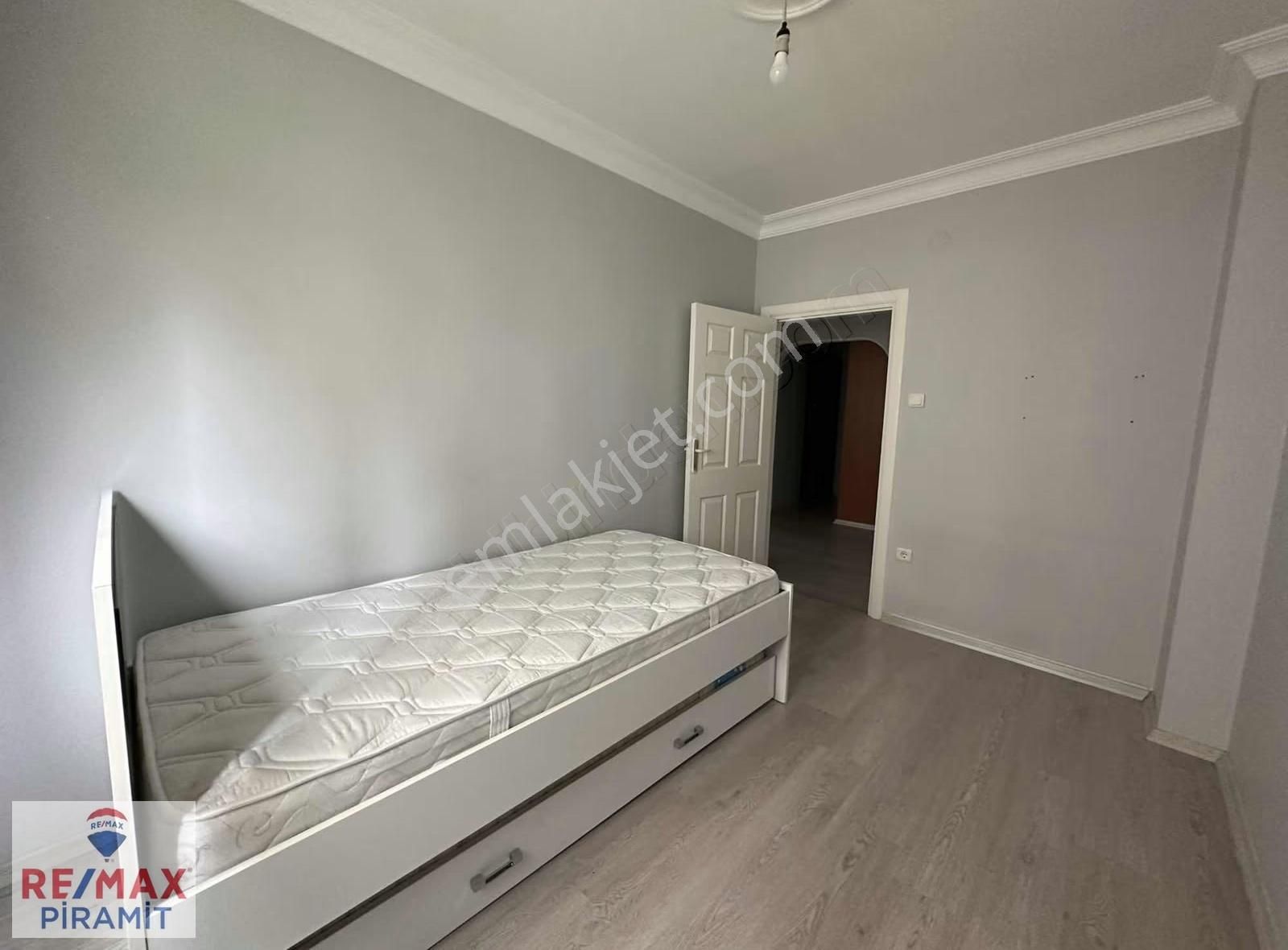 Site İçerisinde,güvenlikli,otoparklı,bakımlı 3+1 Kiralık Daire. - Görsel 2