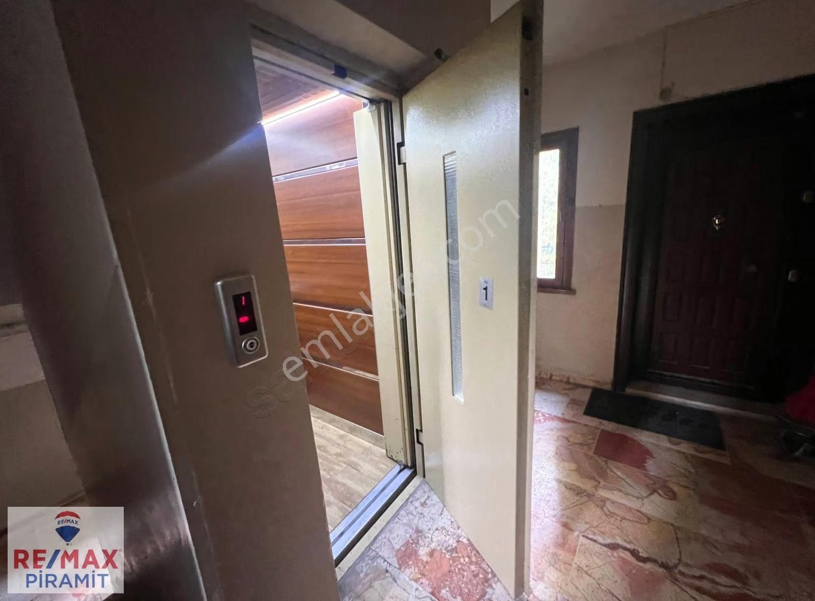 Alsancak Sitesi'nde Caddeye Yakın 3+1 Kiralık Daire-hesna Yılmaz - Görsel 7
