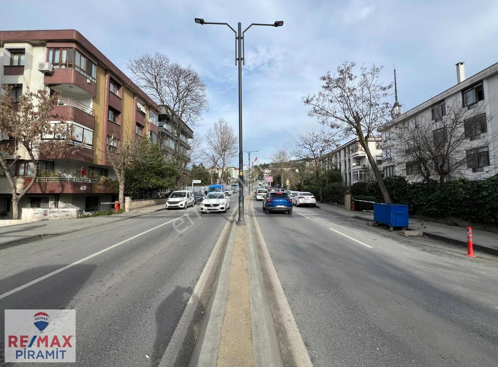 Alsancak Sitesi'nde Caddeye Yakın 3+1 Kiralık Daire-hesna Yılmaz