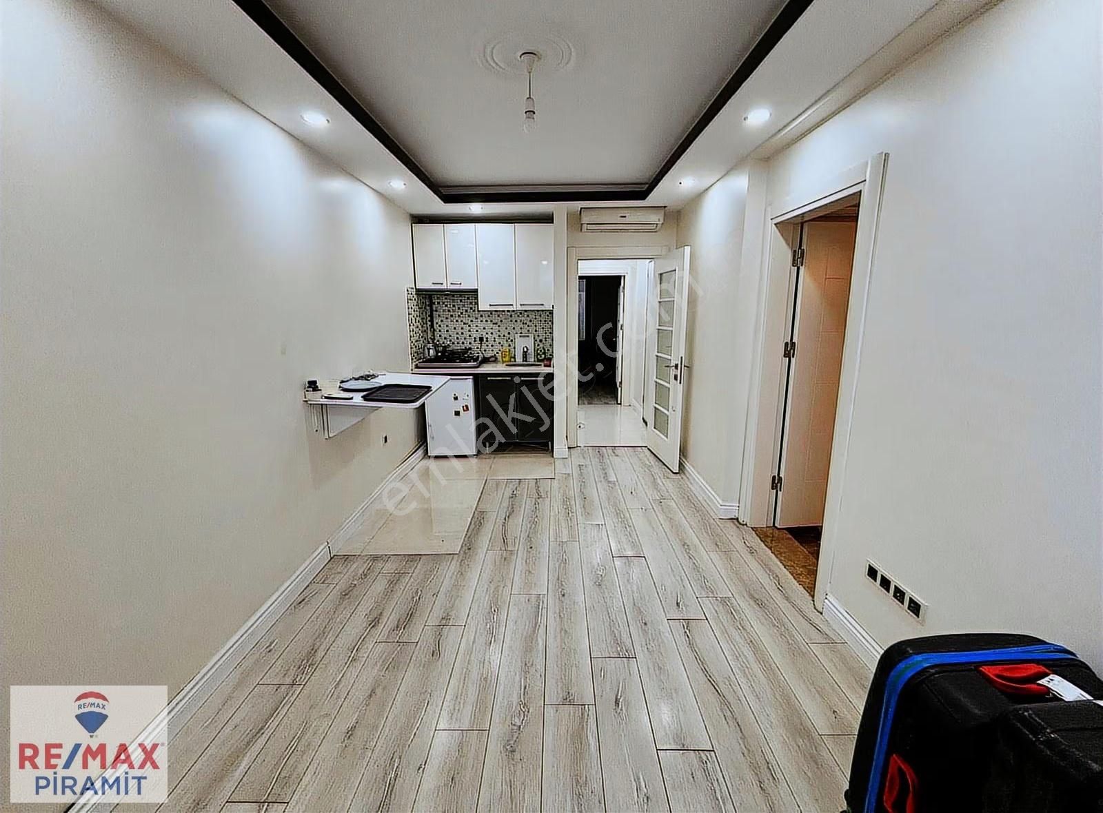 Üsküdar İcadiyede 2+1 2017 Yapım Eşyalı Kiralık Daire Bahçe Katı - Görsel 17