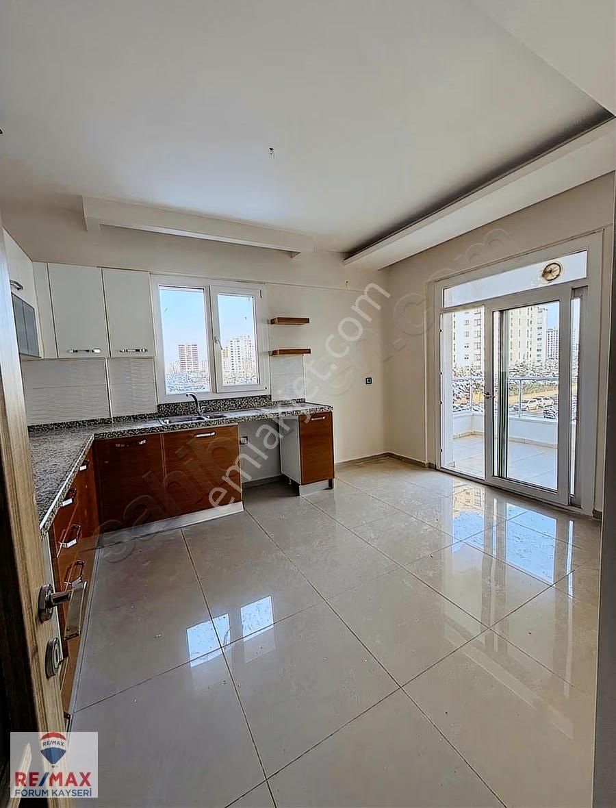 Yakut Mah. Merkezi Konumlu Satılık 3+1 Daire - Görsel 7