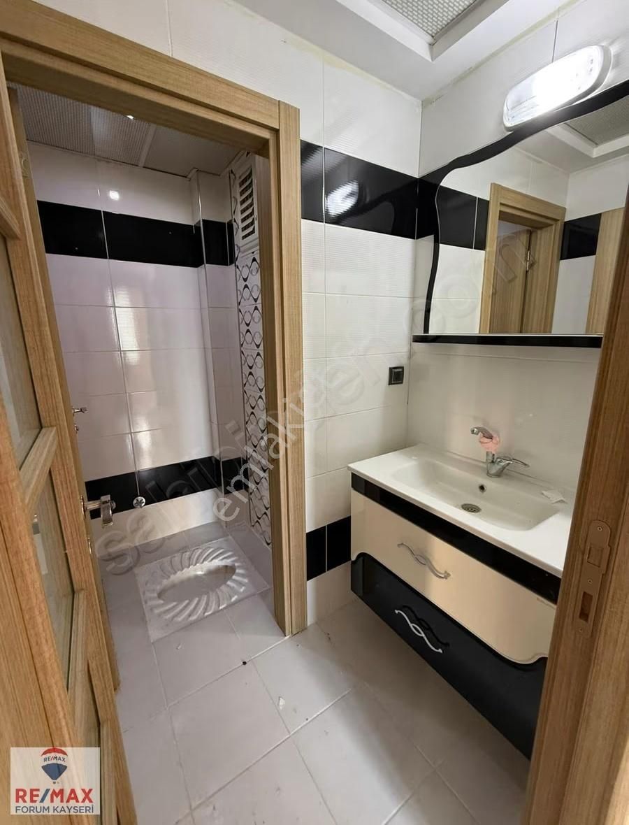 Yakut Mah. Merkezi Konumlu Satılık 3+1 Daire - Görsel 6