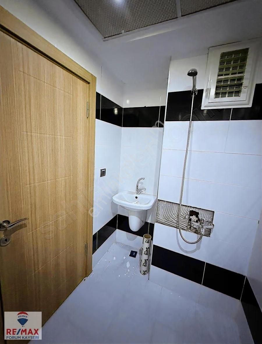 Yakut Mah. Merkezi Konumlu Satılık 3+1 Daire - Görsel 20