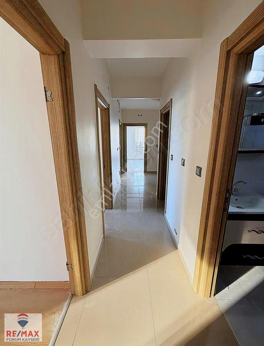 Yakut Mah. Merkezi Konumlu Satılık 3+1 Daire - Görsel 22