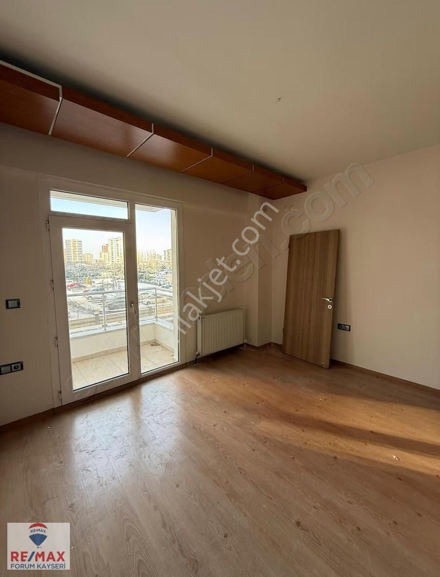 Yakut Mah. Merkezi Konumlu Satılık 3+1 Daire - Görsel 4