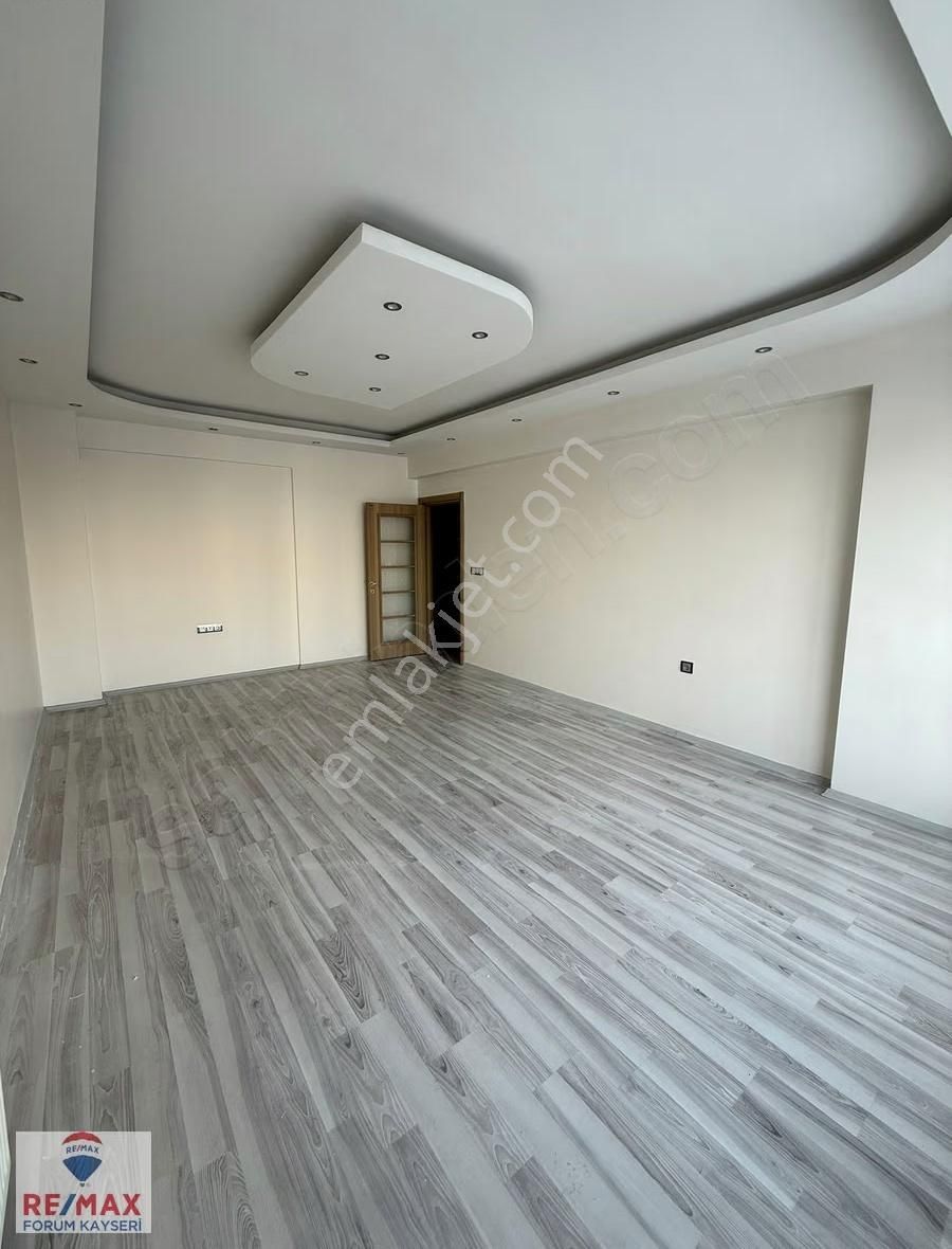 Yakut Mah. Merkezi Konumlu Satılık 3+1 Daire - Görsel 8