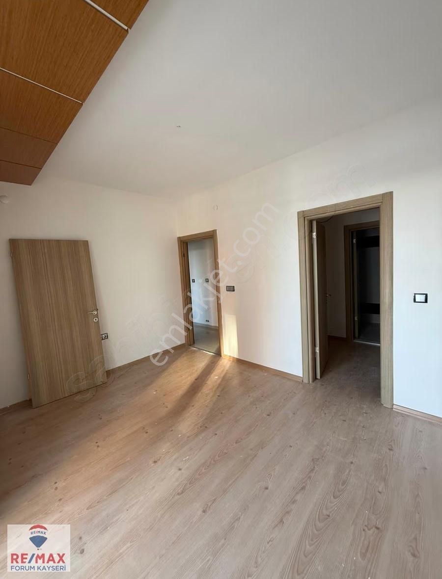 Yakut Mah. Merkezi Konumlu Satılık 3+1 Daire - Görsel 10