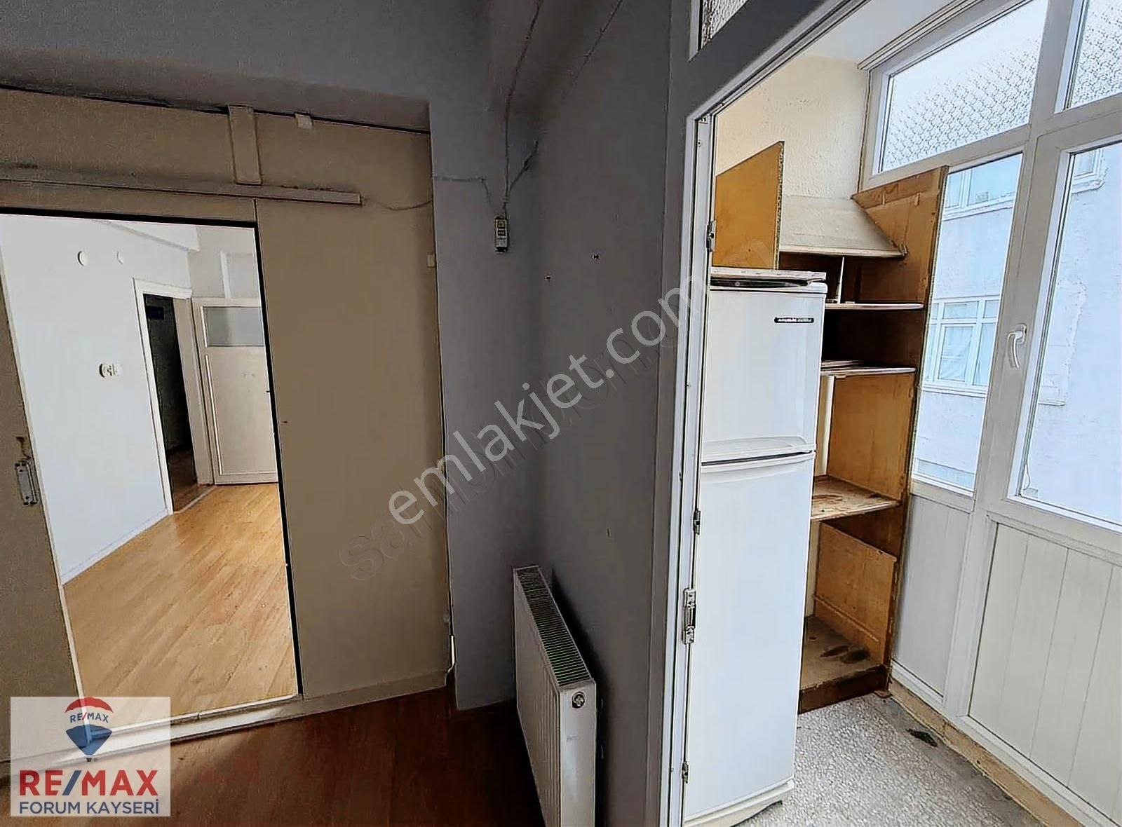 Şehir Merkezin'de 3+1 Kiralık Daire - Görsel 21