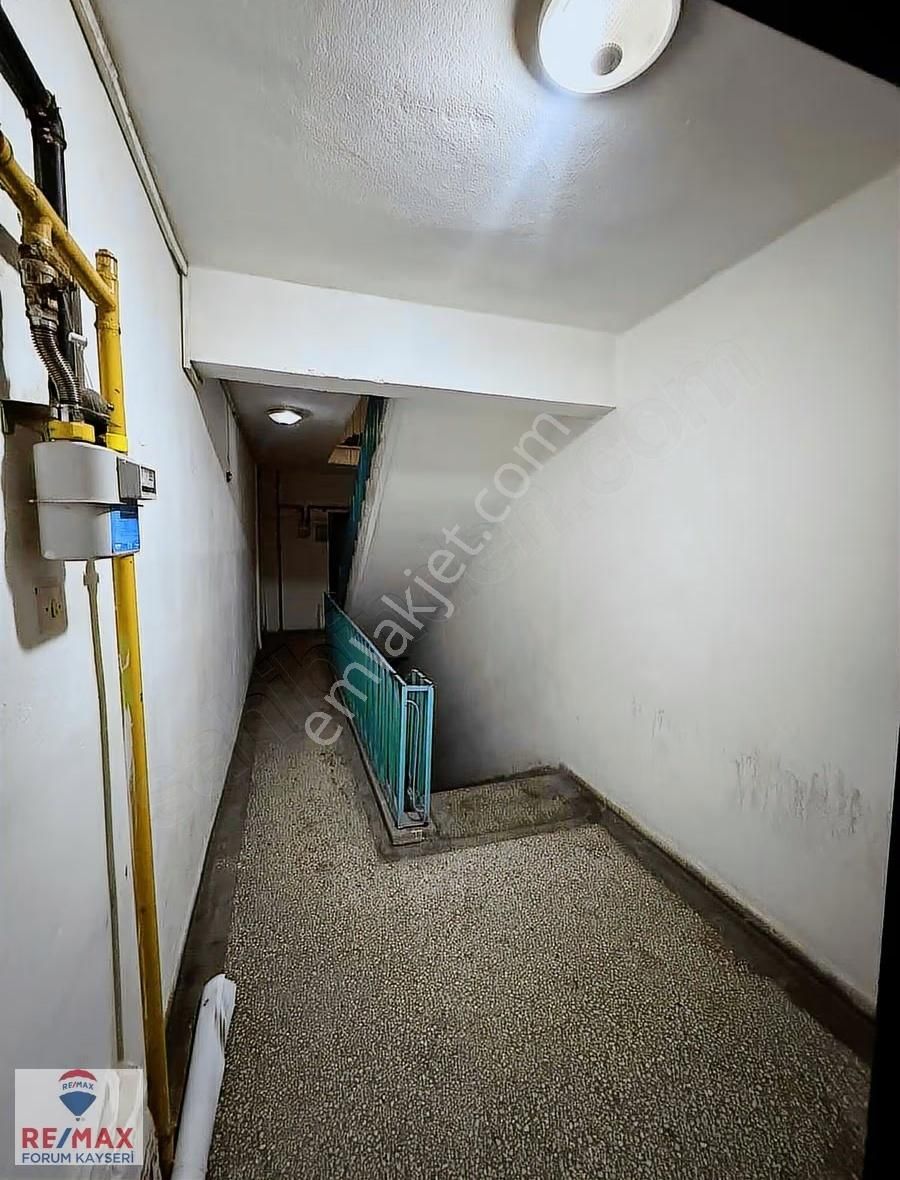 Şehir Merkezin'de 3+1 Kiralık Daire - Görsel 10