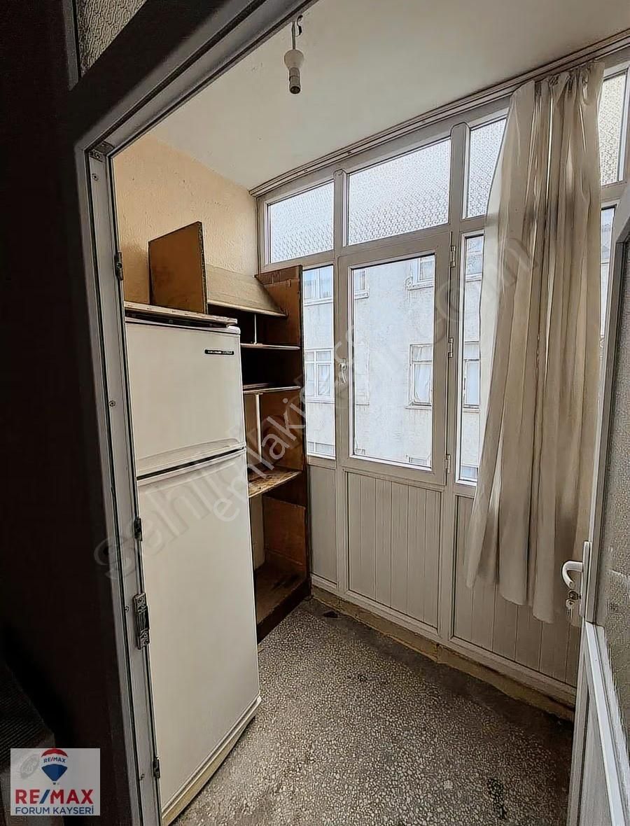 Şehir Merkezin'de 3+1 Kiralık Daire - Görsel 9