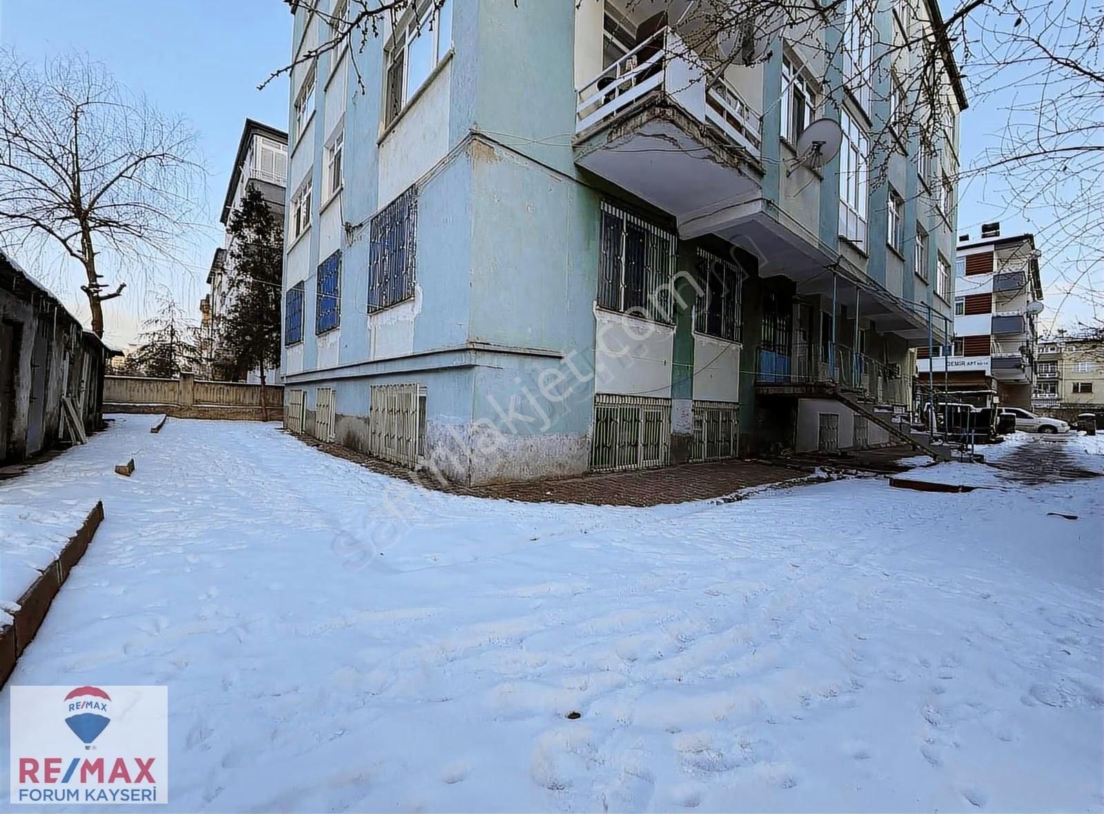 Şehir Merkezin'de 3+1 Kiralık Daire - Görsel 18