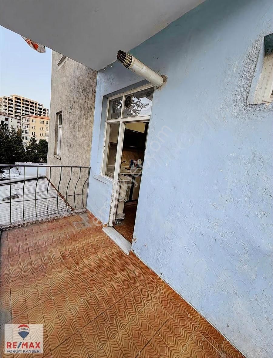 Bahçelievler Tramvay Durağı Yanı Ana Cadde'de 3+1 Kiralık Daire - Görsel 10