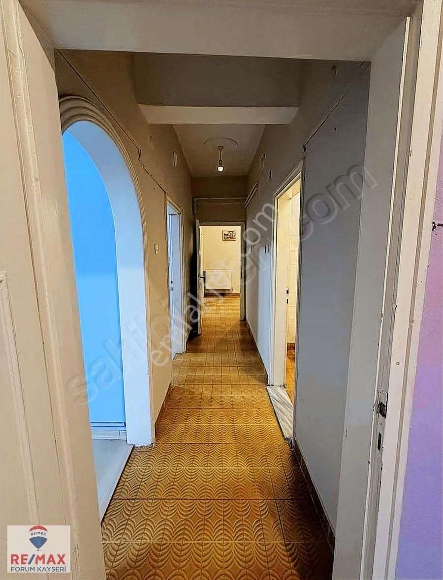 Bahçelievler Tramvay Durağı Yanı Ana Cadde'de 3+1 Kiralık Daire - Görsel 4