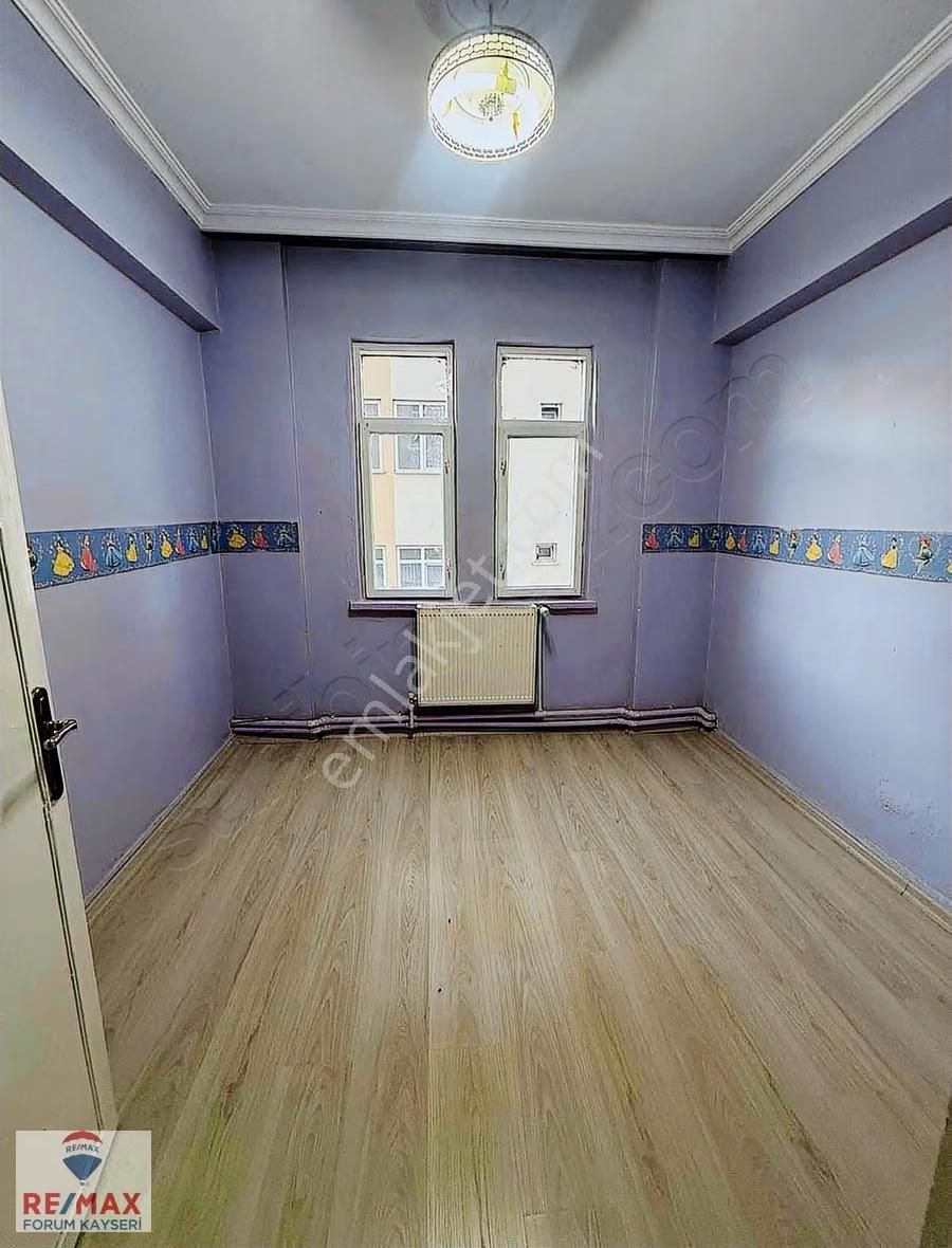 Bahçelievler Tramvay Durağı Yanı Ana Cadde'de 3+1 Kiralık Daire - Görsel 7