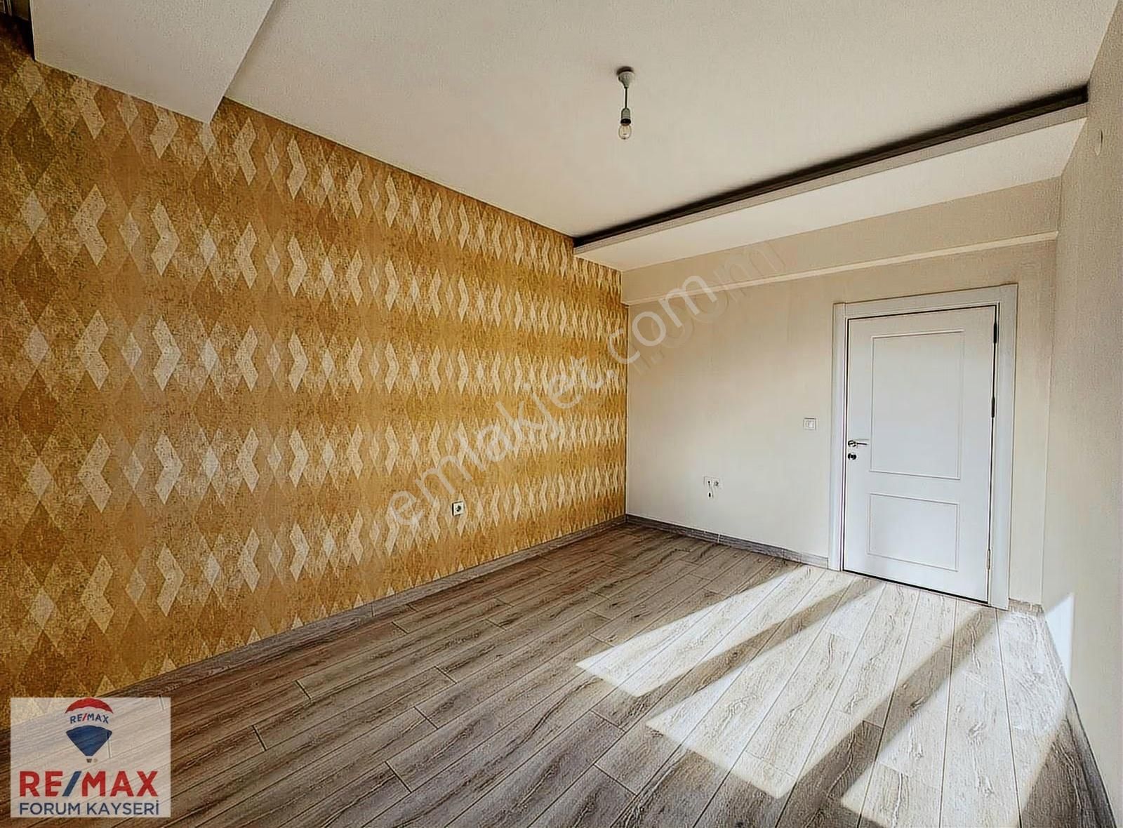 Kazım Karabekir Mahallesinde Cadde Üstünde Satılık 3+1 Daire - Görsel 8