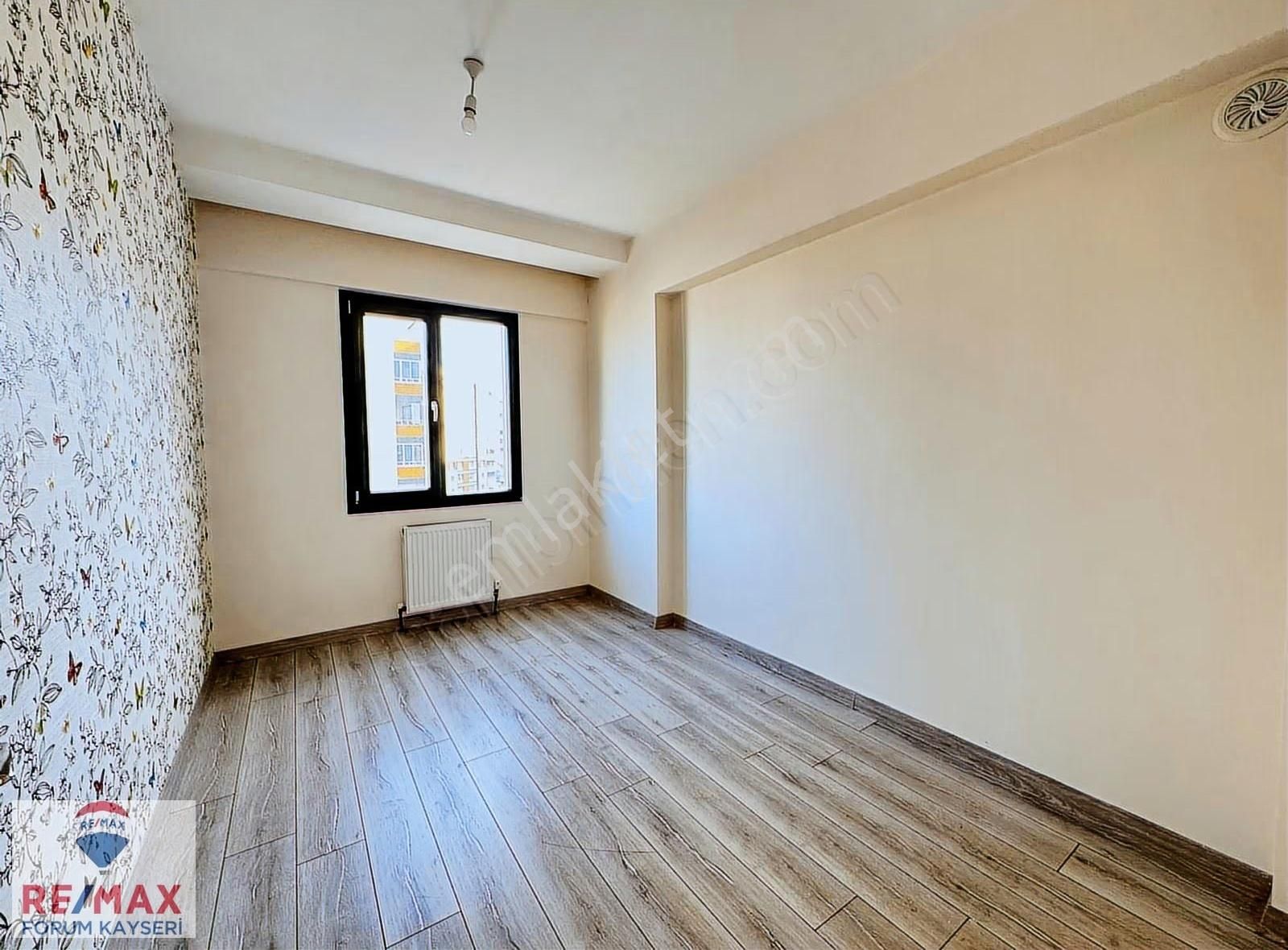 Kazım Karabekir Mahallesinde Cadde Üstünde Satılık 3+1 Daire - Görsel 14