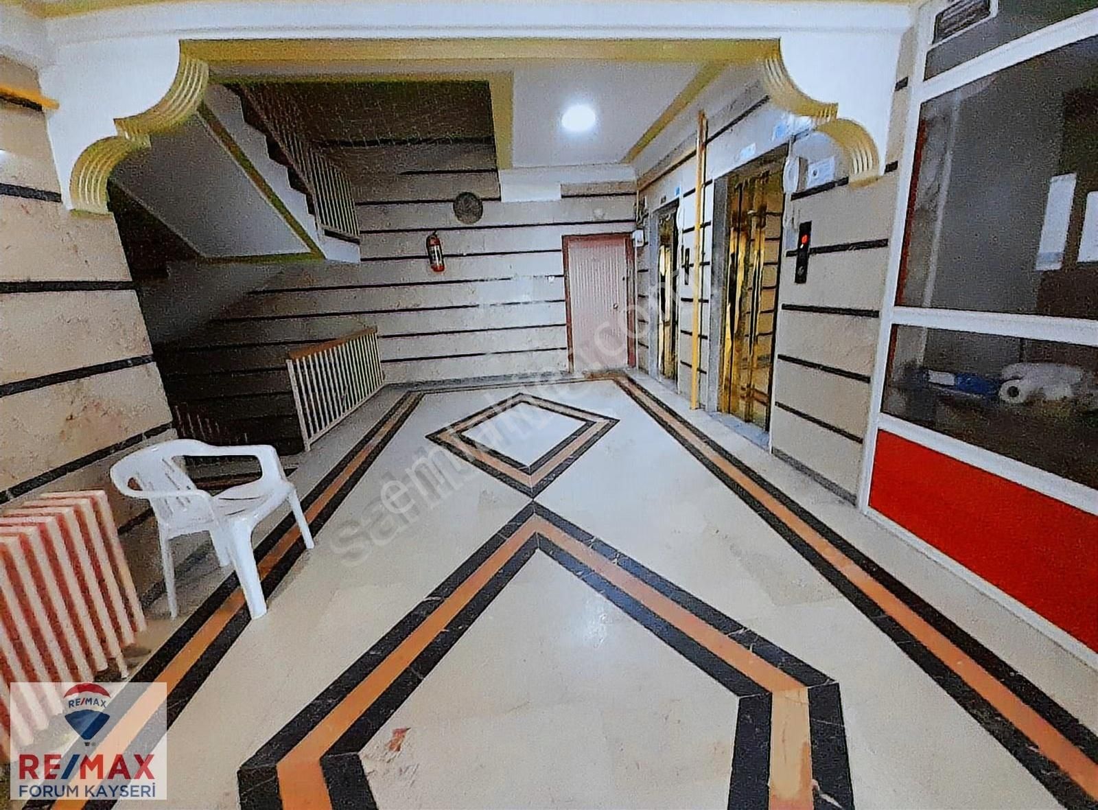 Erciyes Evler Mah. 4+1 Kiralık Daire - Görsel 16