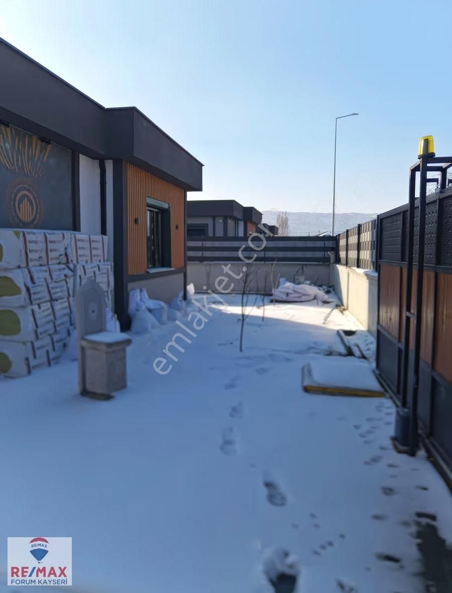 Muhteşem Konumda 3+1 Butik Villa - Görsel 2