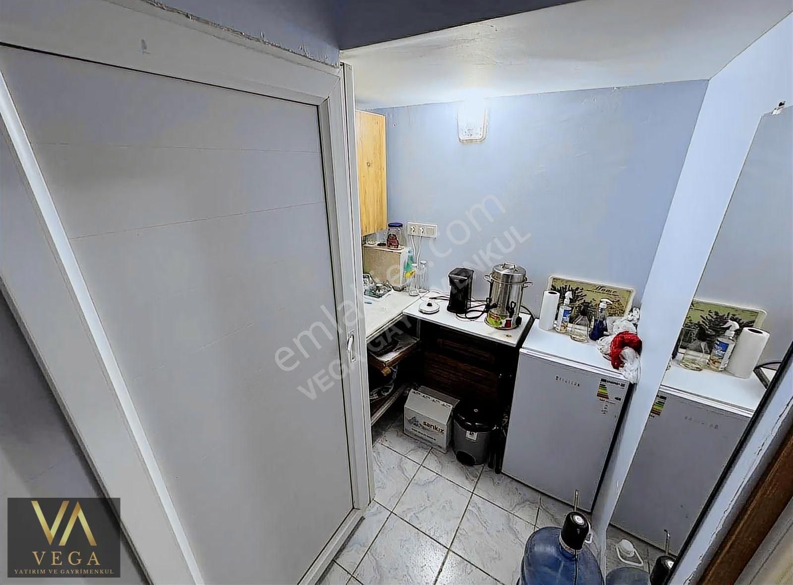 Merkez Efendi Mah. Cadde Üzeri Önü Bahçeli Dükkan - Görsel 2