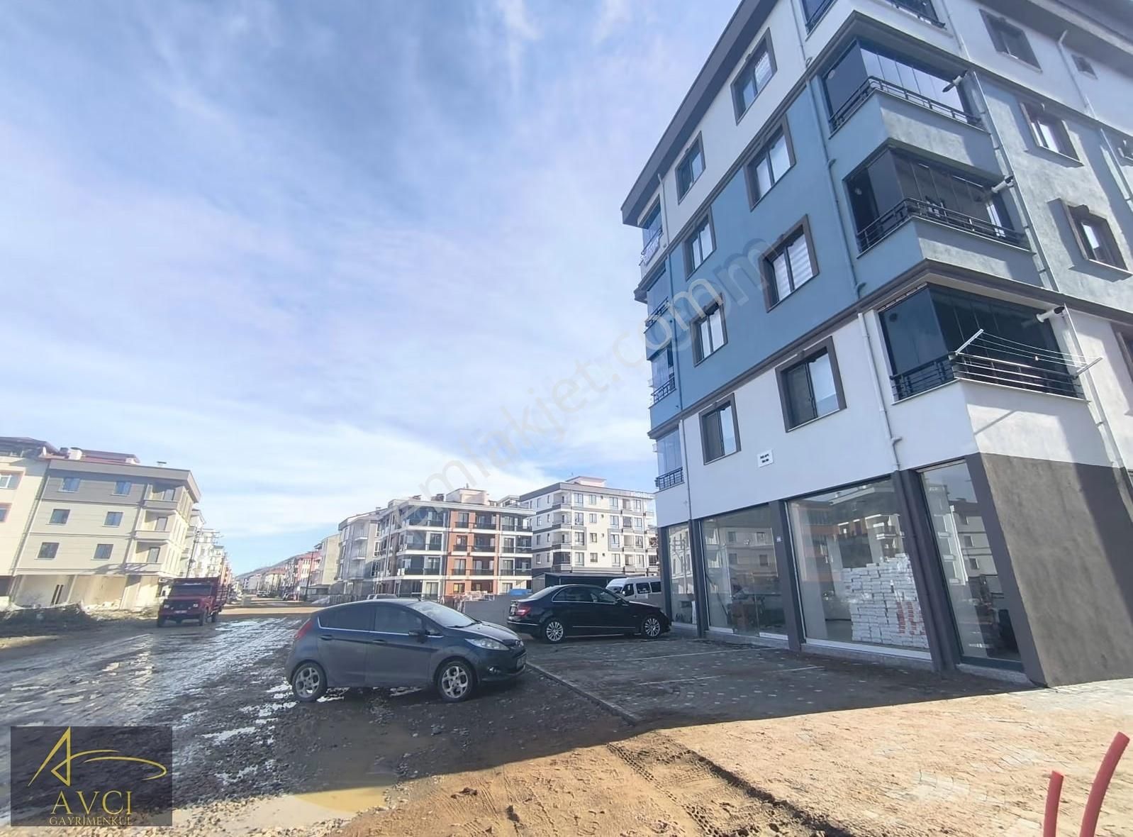 Cumhuriyet Mahallesinde Bir Çok Sektöre Uygun 220 Metrekare - Görsel 7