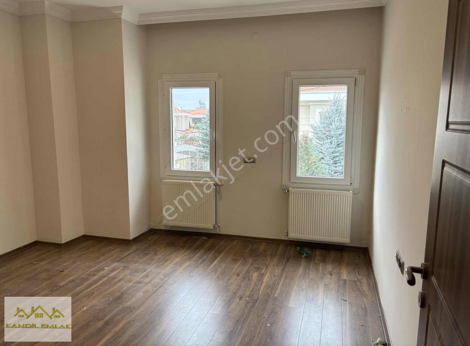 Kandil Emlaktan Başarı Villarında Kiralık Geniş Bahçeli Villa - Görsel 31