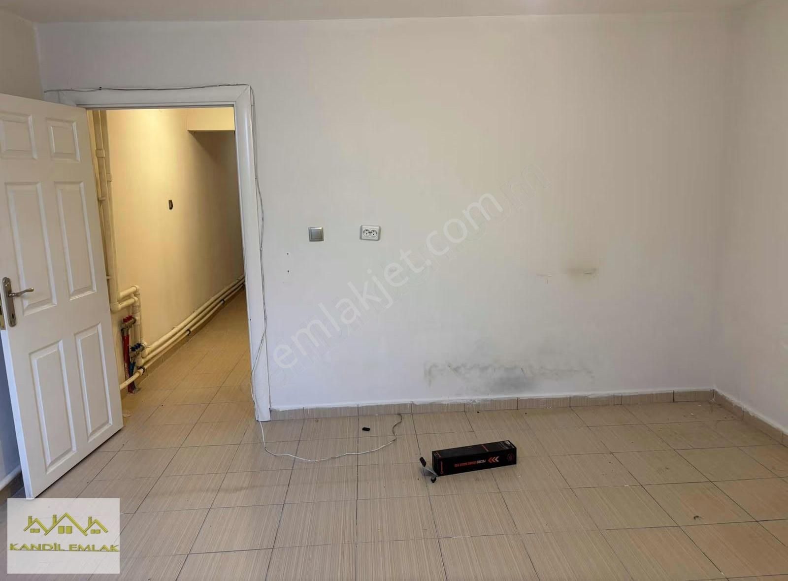 Kandil Emlaktan Başarı Villarında Kiralık Geniş Bahçeli Villa - Görsel 14