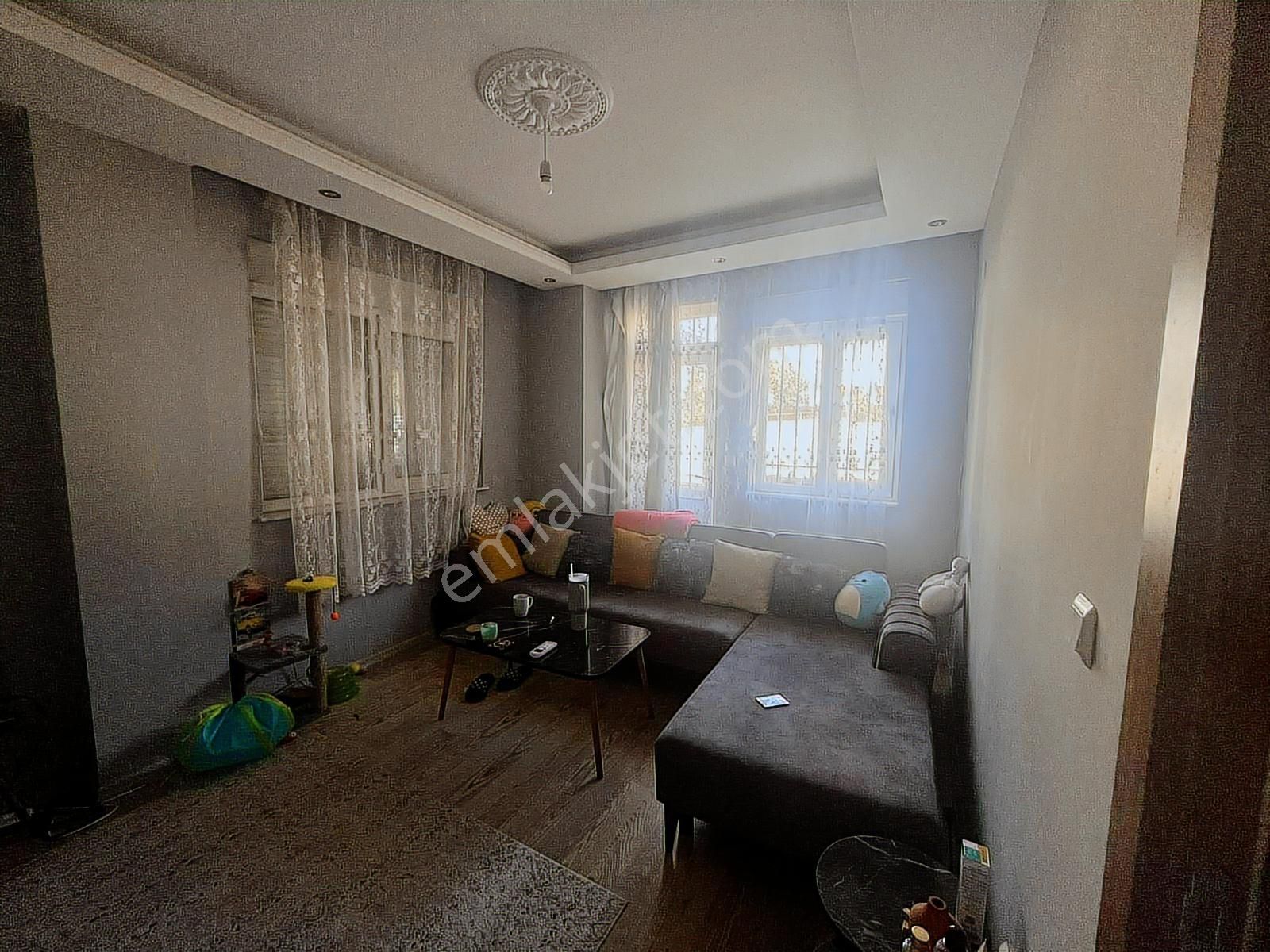 Satılık Emek Mah Yüksek Gırıs Balkonlu 8 Yıllık Masrafsız Daire