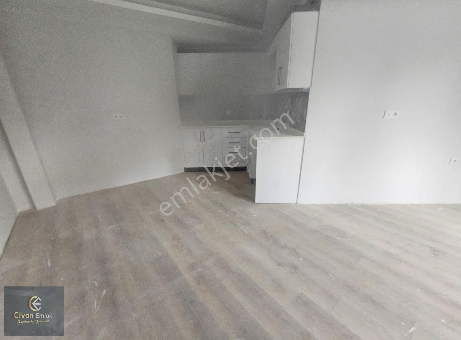 Körfezde Tramvaya 2. Parsel Hesaplı Bahce Katı - Görsel 2