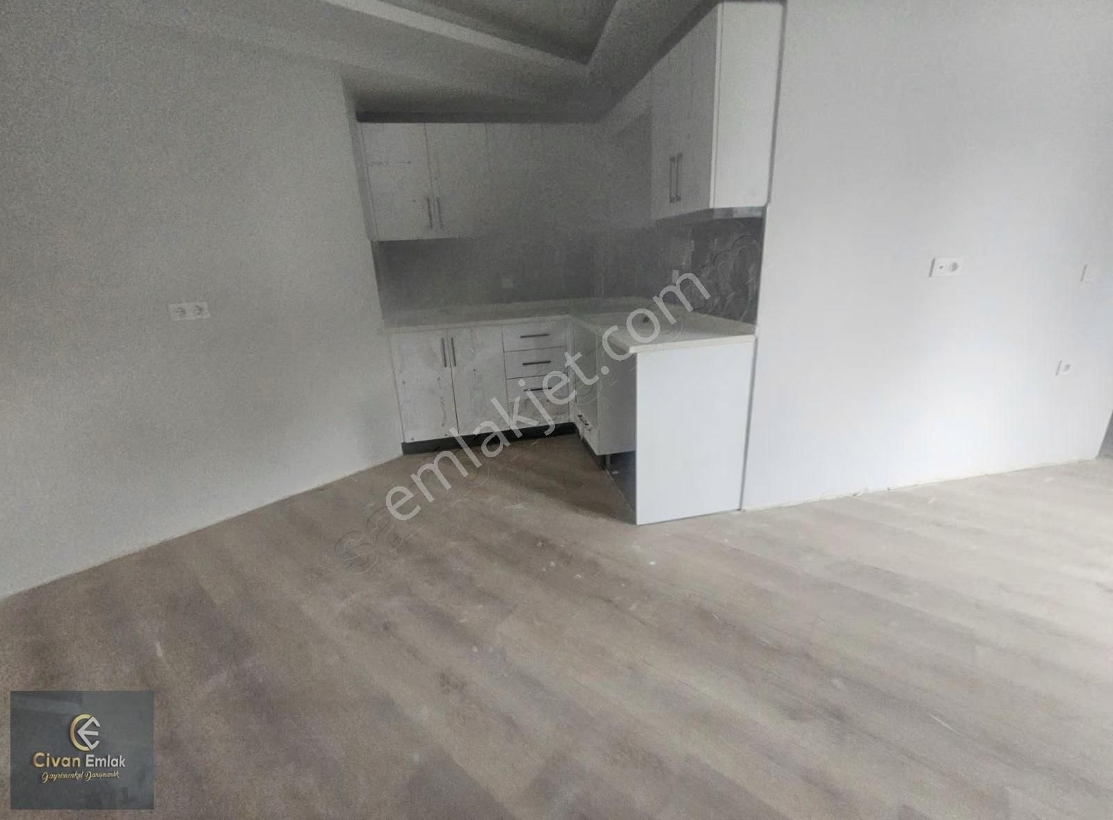 Körfezde Tramvaya 2. Parsel Hesaplı Bahce Katı - Görsel 4