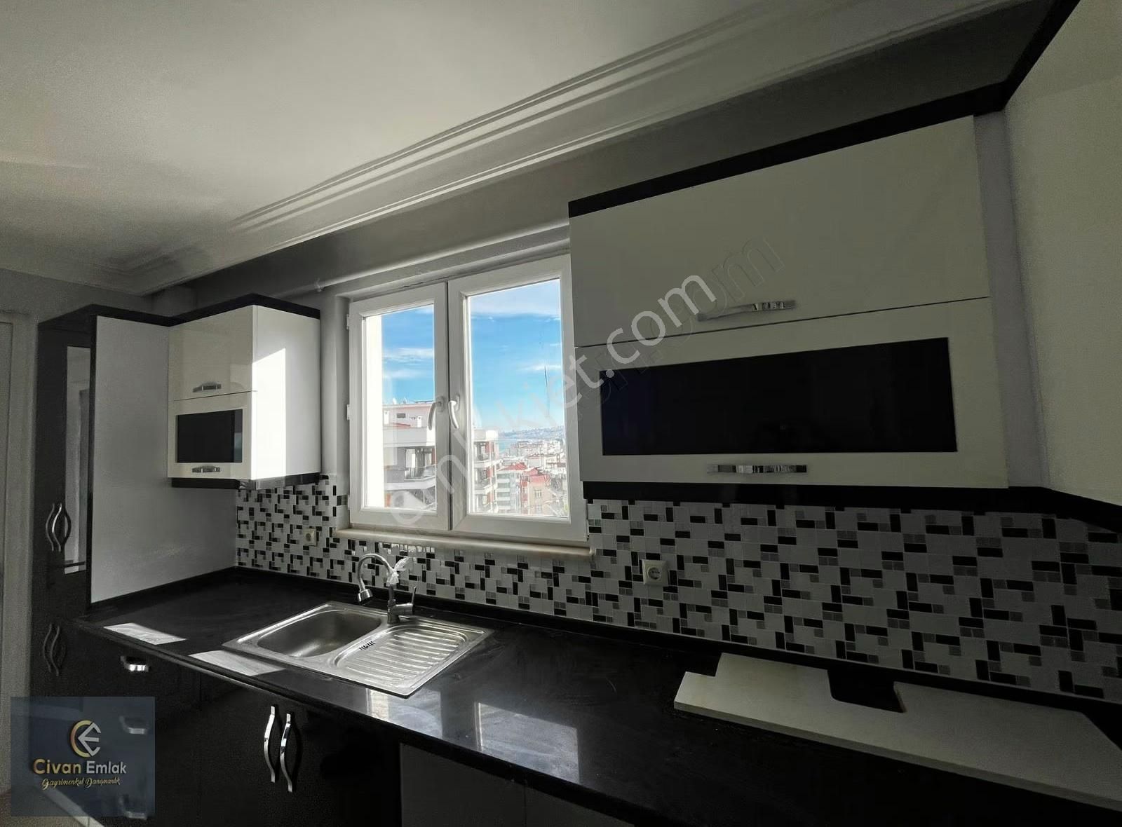 Körfezde Pelıtkoy Tramvaya 2. Parsel Denız Manzaralı 3+1 - Görsel 26