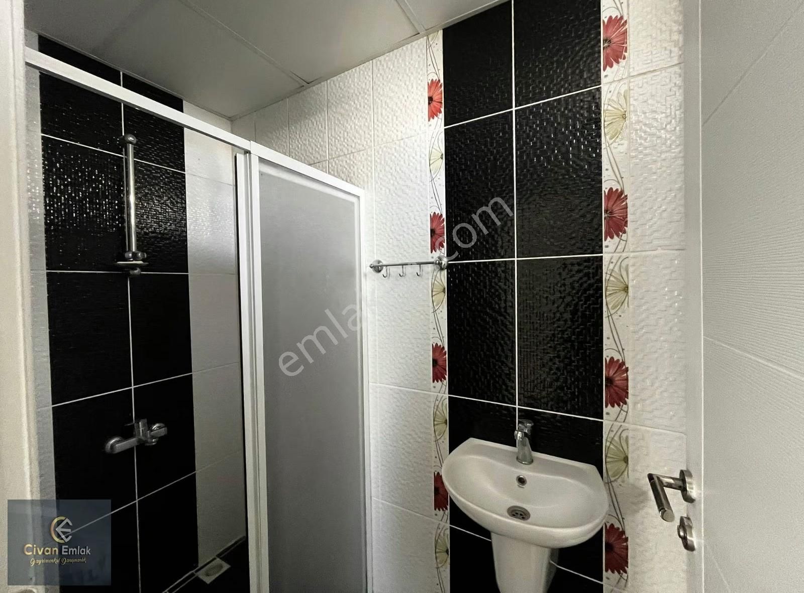 Körfezde Pelıtkoy Tramvaya 2. Parsel Denız Manzaralı 3+1 - Görsel 22