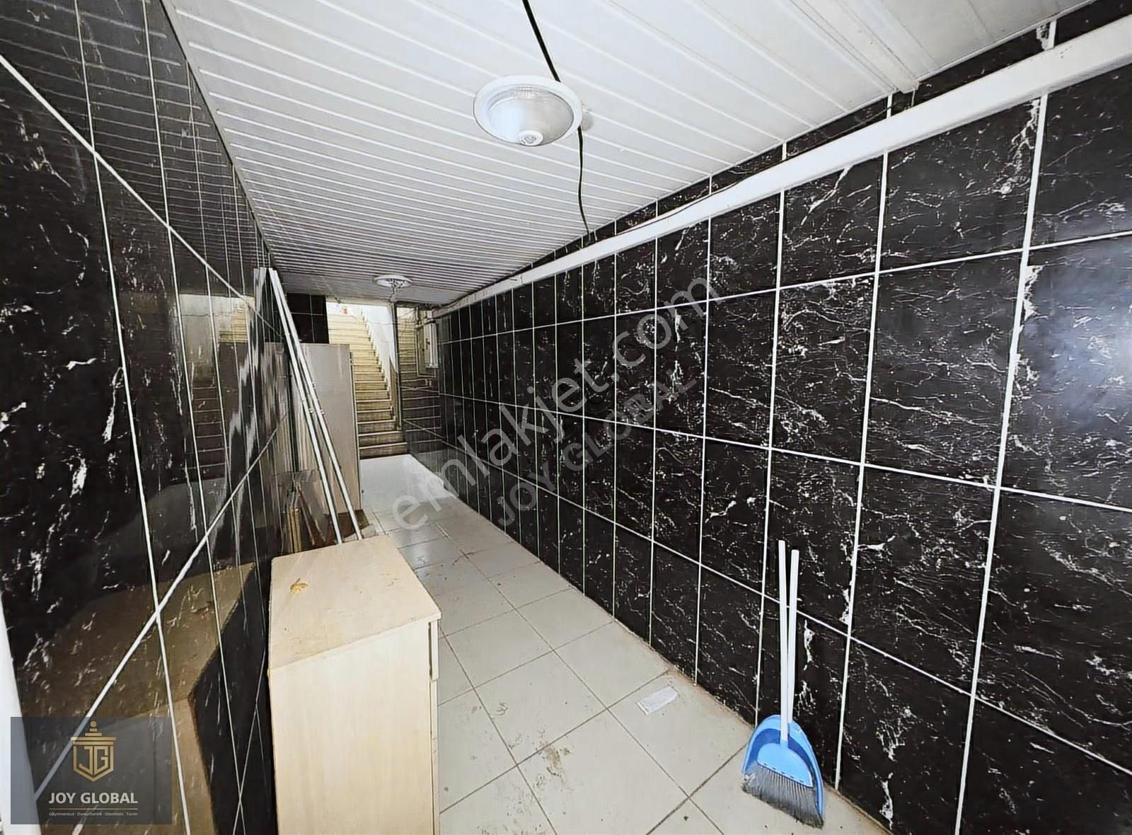 Kiralık Eşyasiz Kuzeyyaka 3+1 Geniş 1. Kat Merkezi Konum Tramvay - Görsel 5