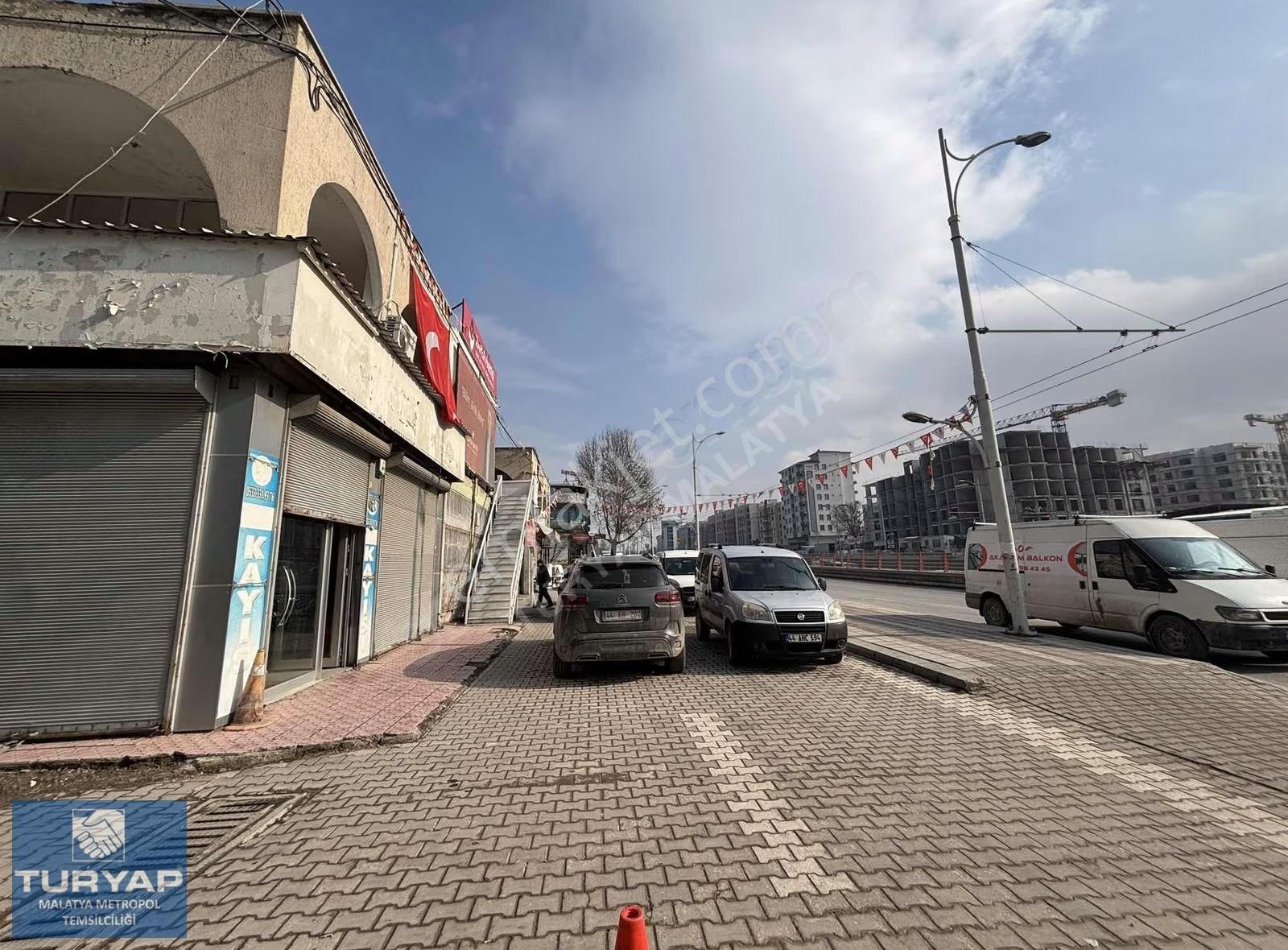 Turyap Metropol'den Çevre Yolu Matim Yanında Satılık Dükkan