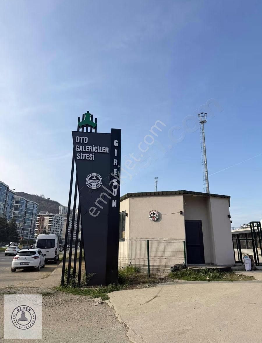 Özden Gayrimenkul'den Galericiler Sitesinde Satılık 2 Dükkan