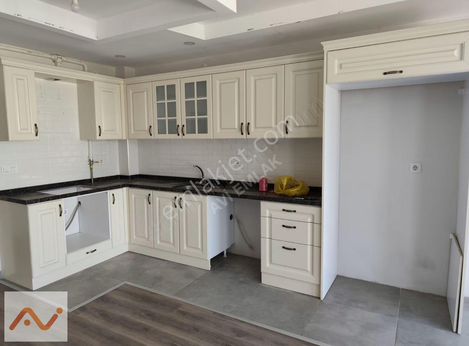 Şehir Merkezi Çoşkunlar Cad. Üzeri Ara Kat 3+1 Satılık Daire